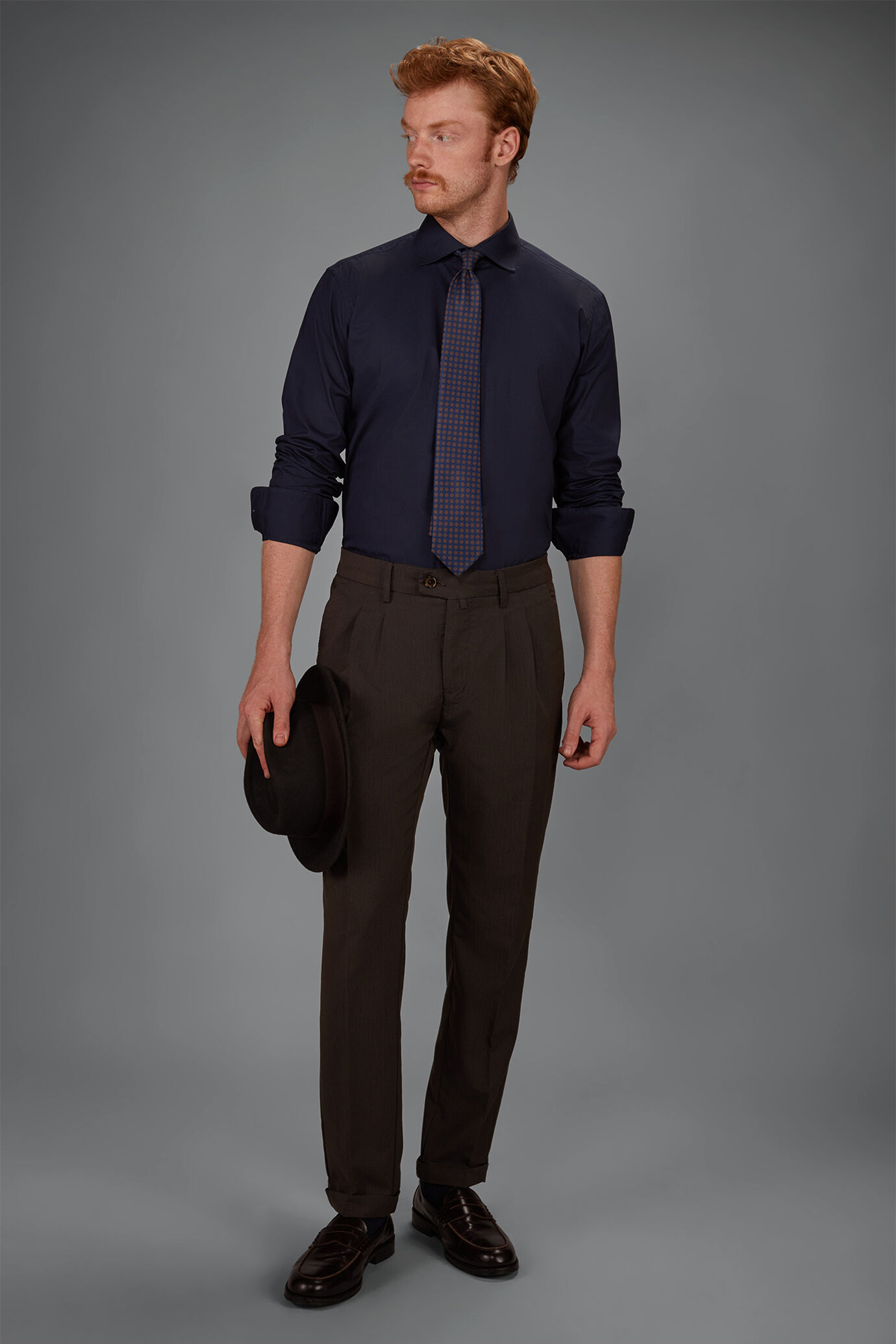 Pantaloni uomo con doppia pince image number 0