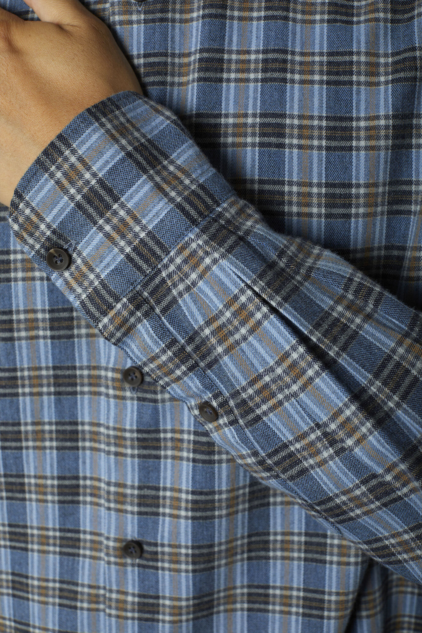 Lässiges Hemd mit französischem Kragen und bequemer Passform aus kariertem Flanellstoff image number 3