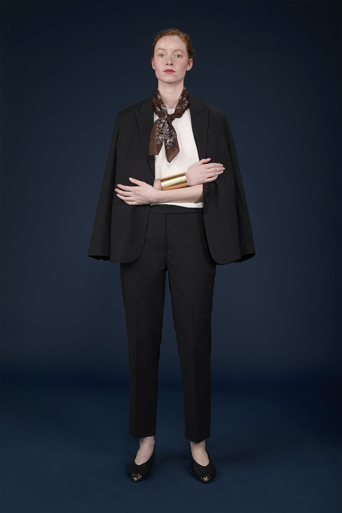 Damen-Chinohose mit Lasche am Bund