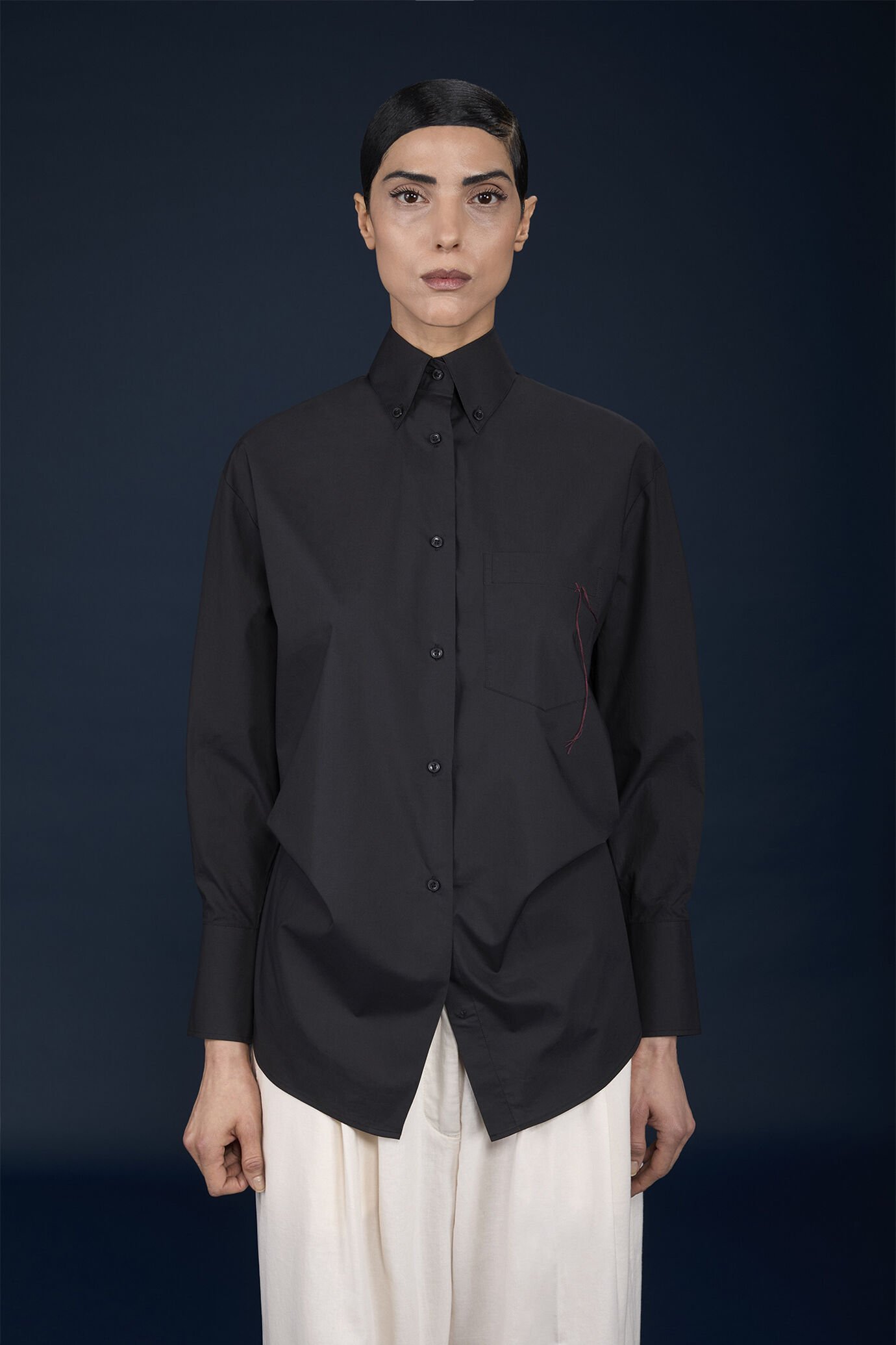 Camicia donna destrutturata con collo francese 100% cotone image number 1
