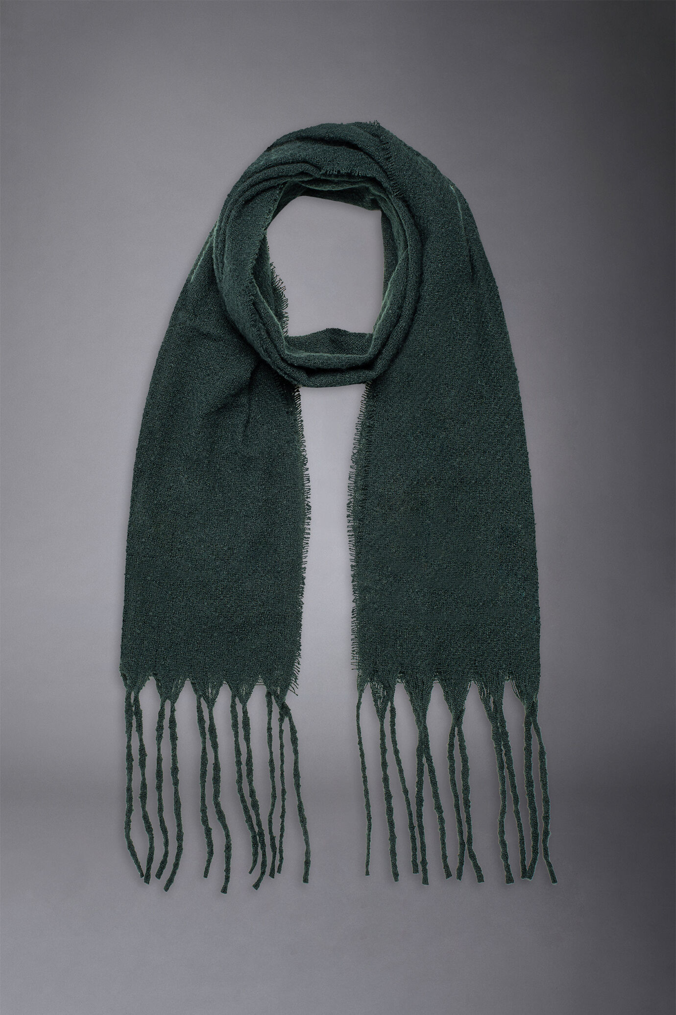 Solid color women's scarf with bangs image number 0