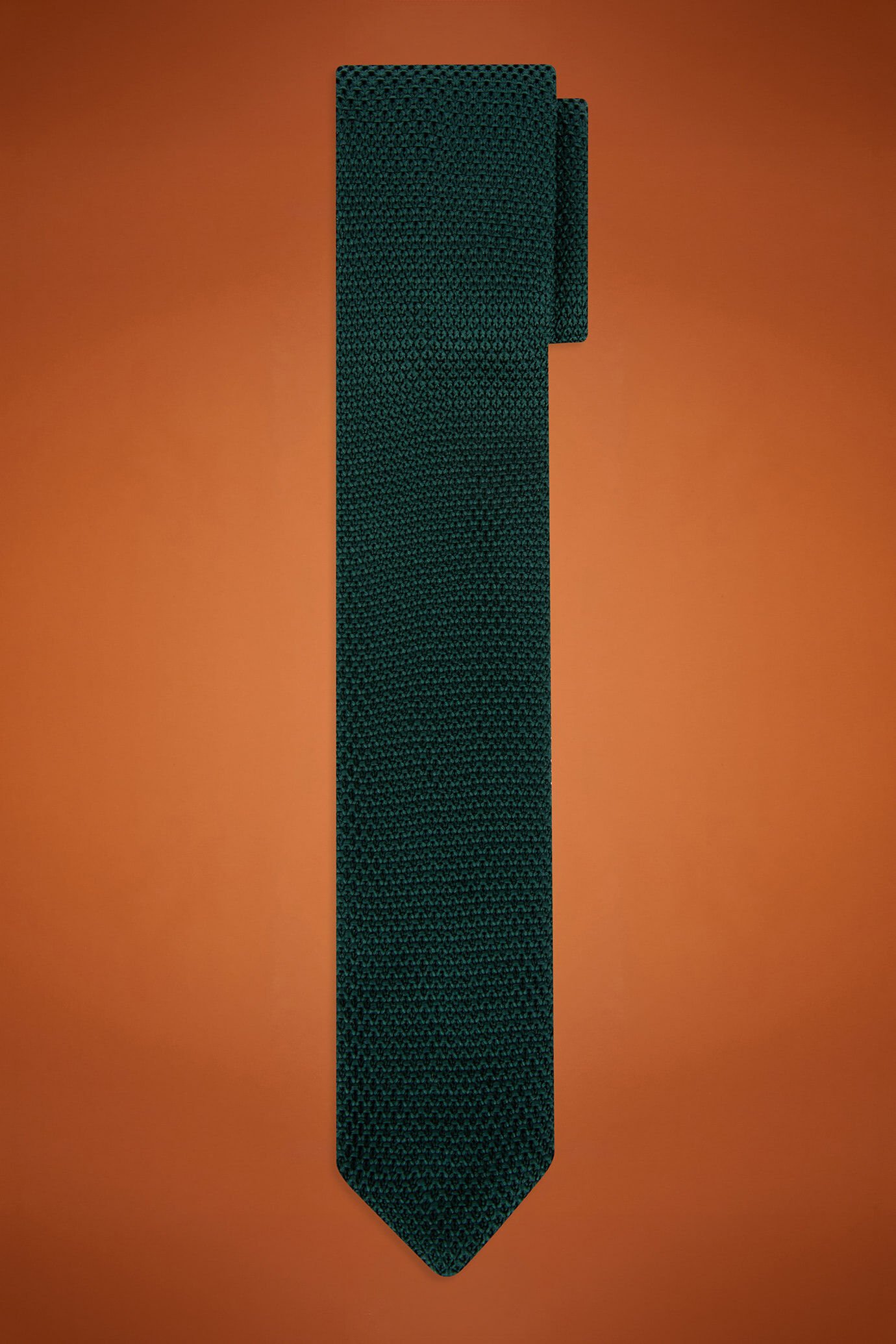 Einfarbige Herrenkrawatte aus Strick