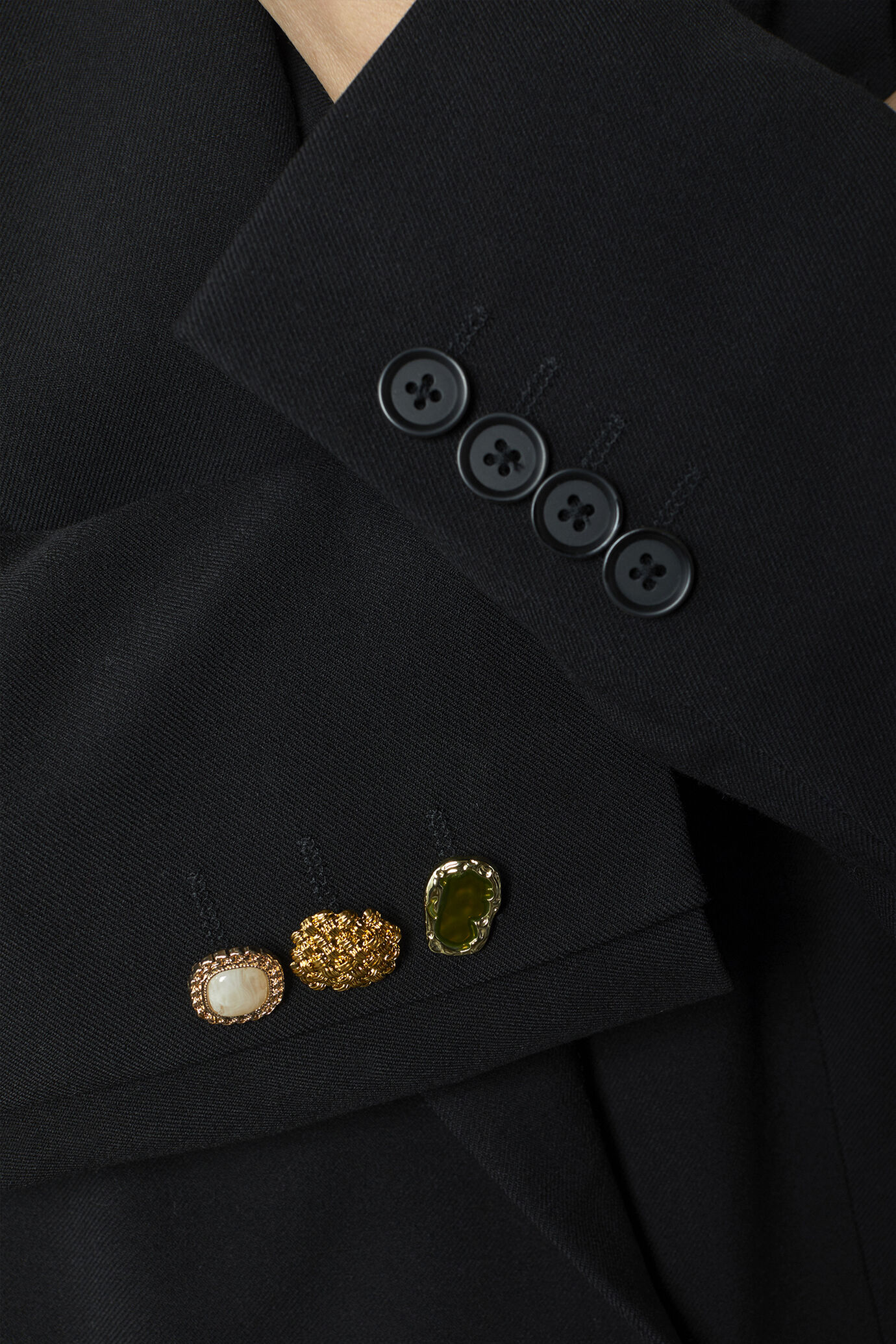Women's plain-coloured double-breasted jacket with peaked lapels image number 1