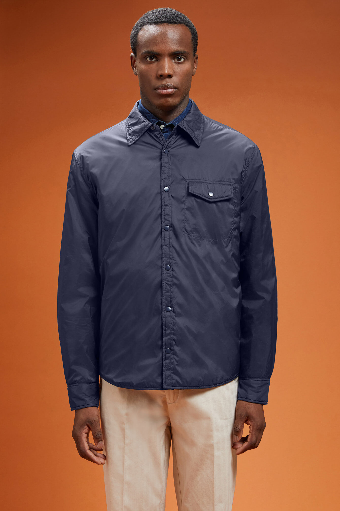 Leicht gefütterte technische Herrenjacke aus Nylon in bequemer Passform image number 0