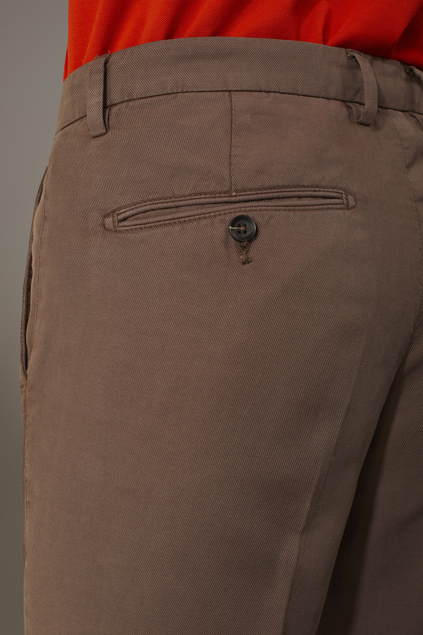 Pantalone chino misto lino regular fit costruzione twill image number 2