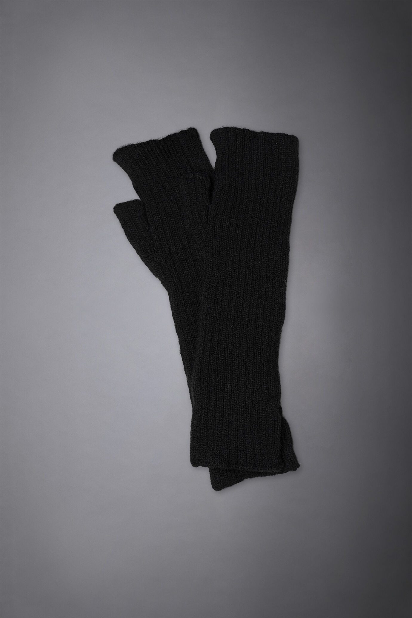 Gestrickte Handschuhe image number 1