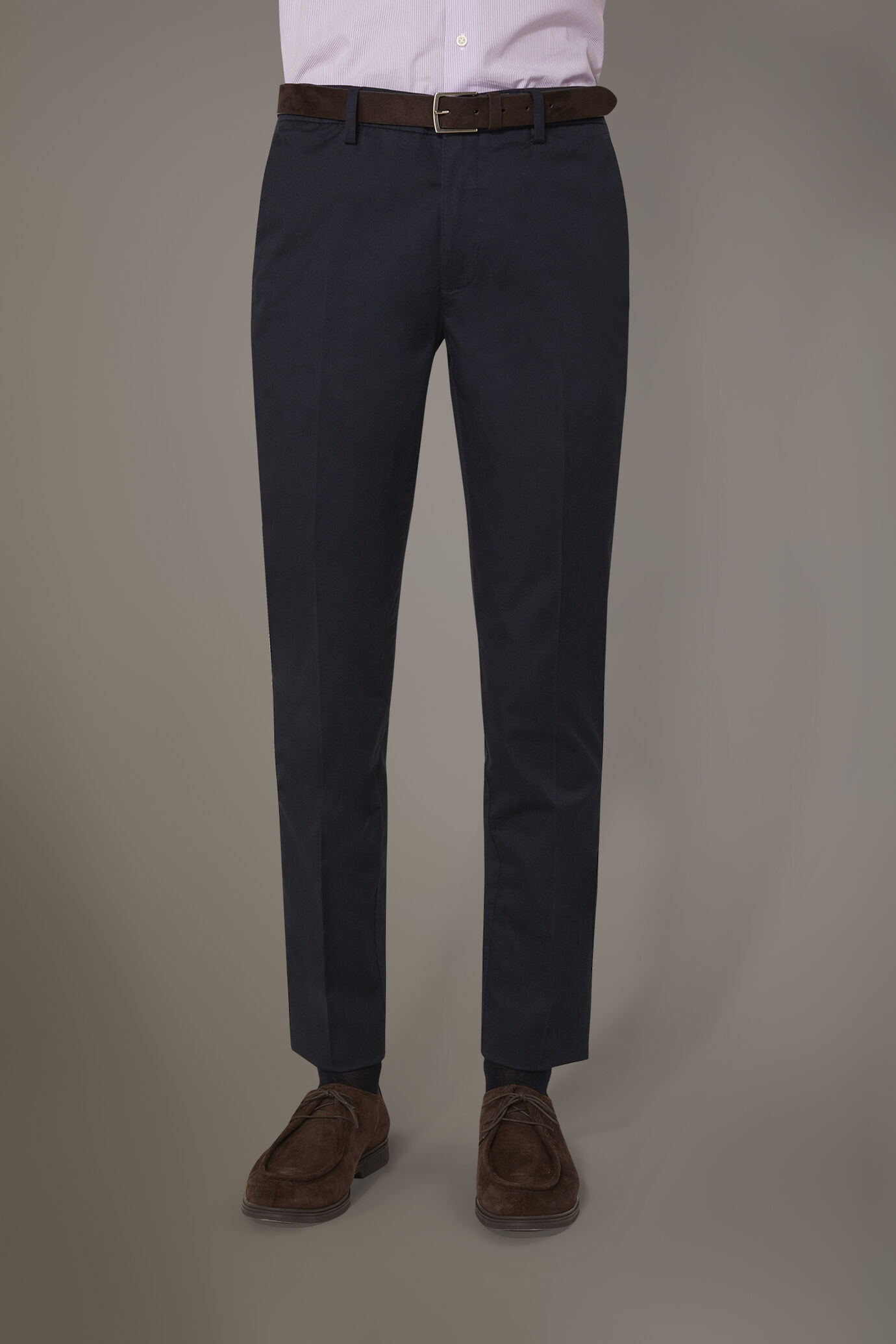 Pantalone chino regular fit costruzione twill image number 1
