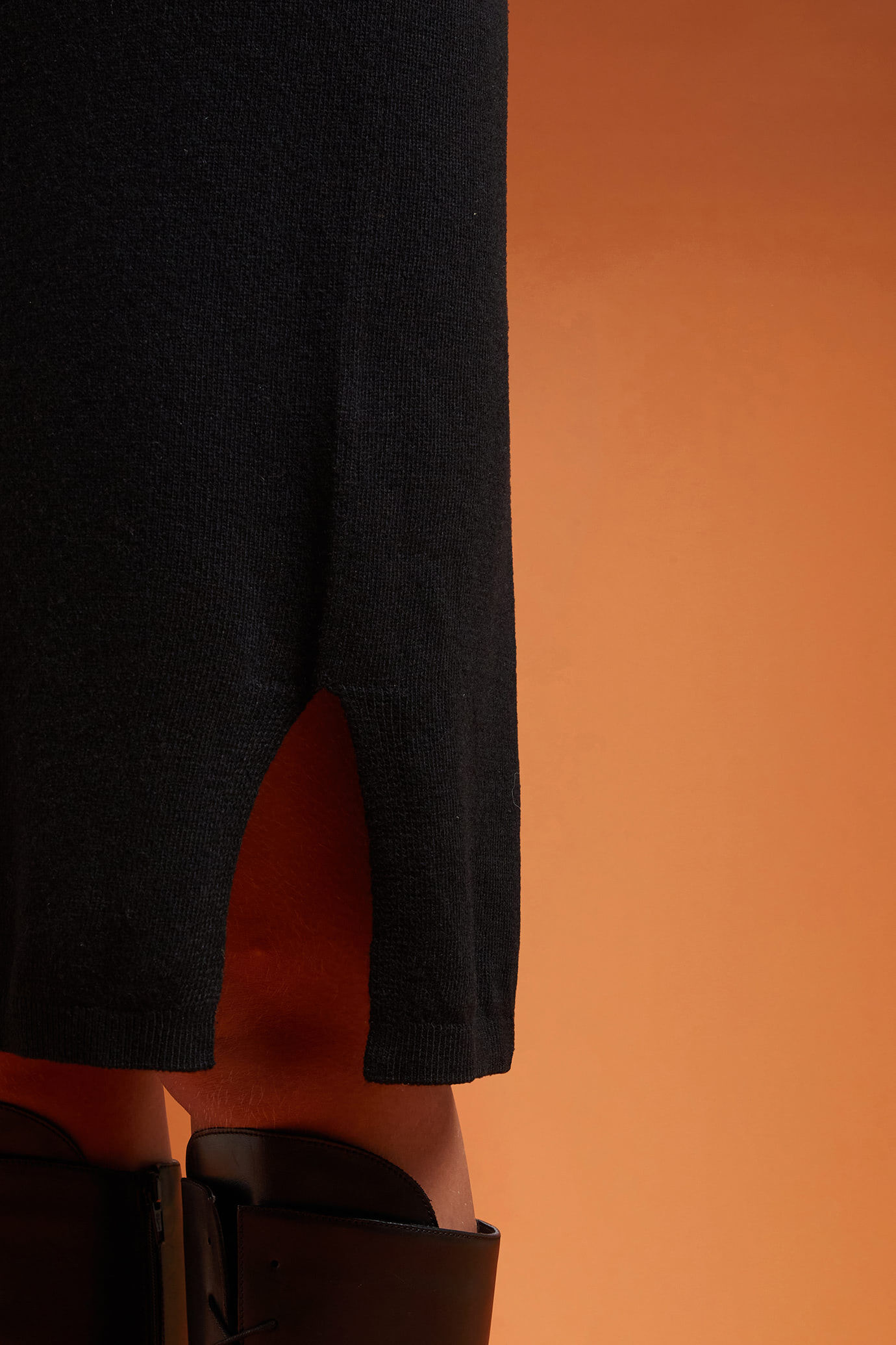 Women's regular fit crew neck knitted dress with side slits image number 2