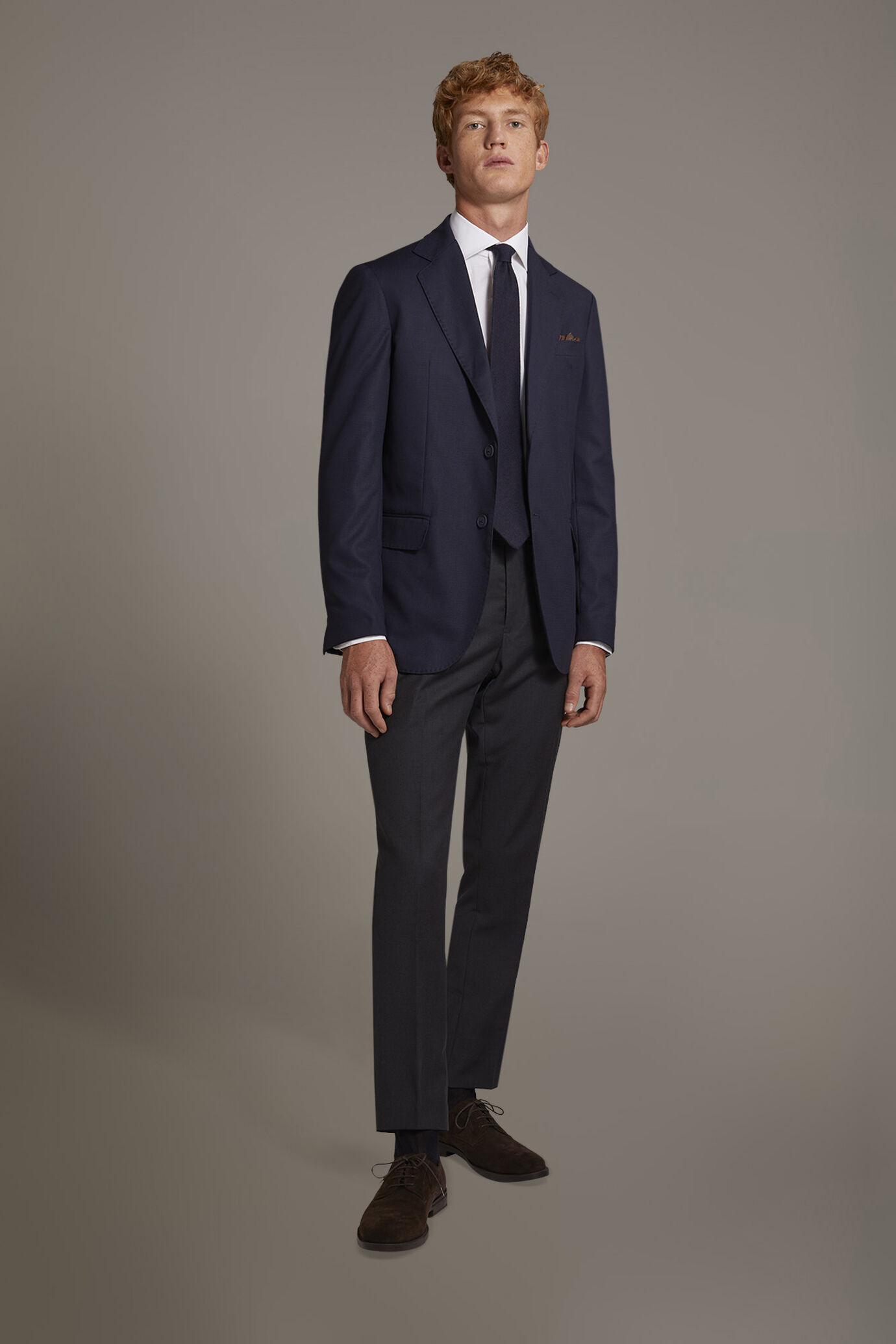 Giacca monopetto con tasche a pattina tessuto armaturato tinta unita image number 1