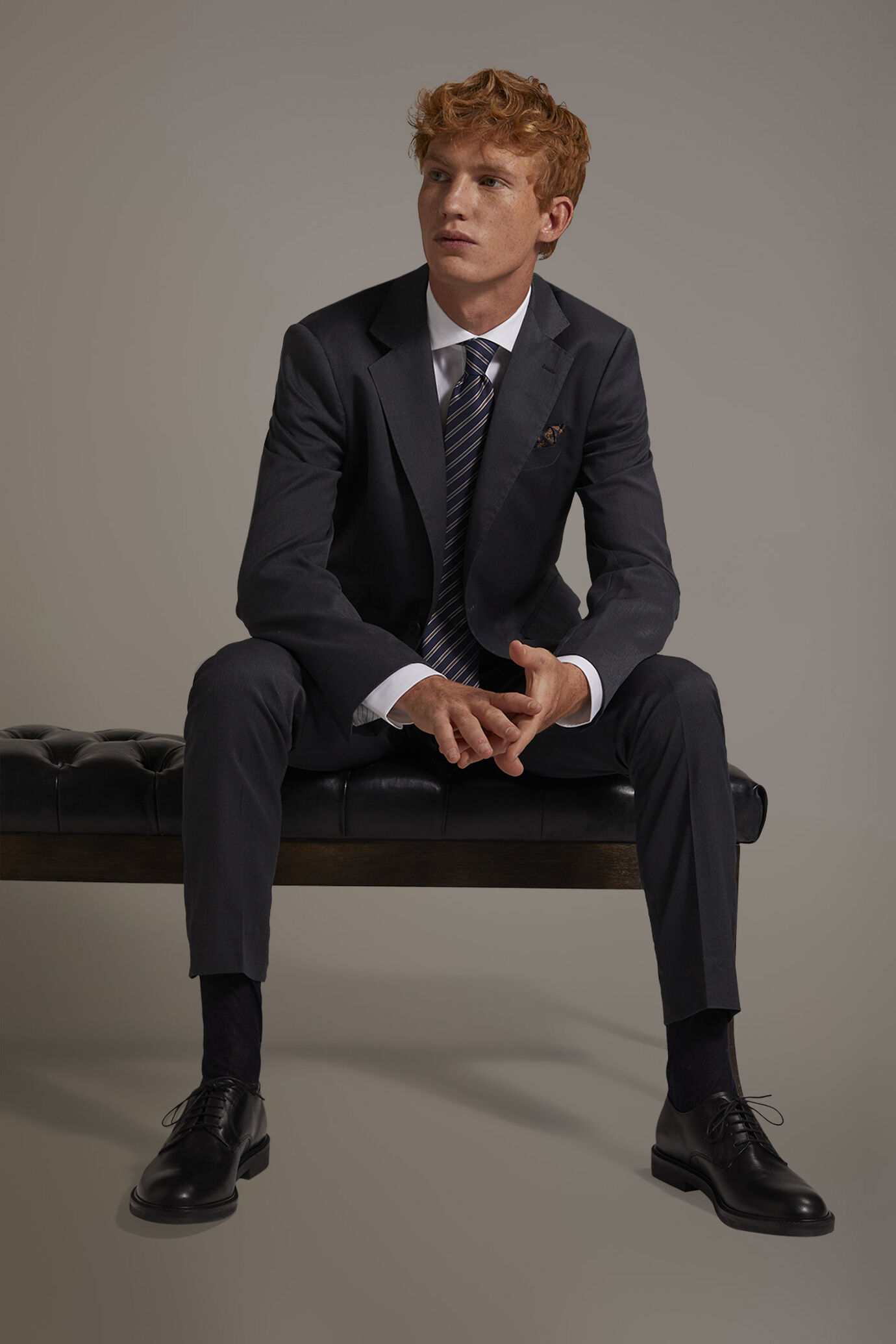 Regular fit single-breasted suit in microcheck fabric image number 0