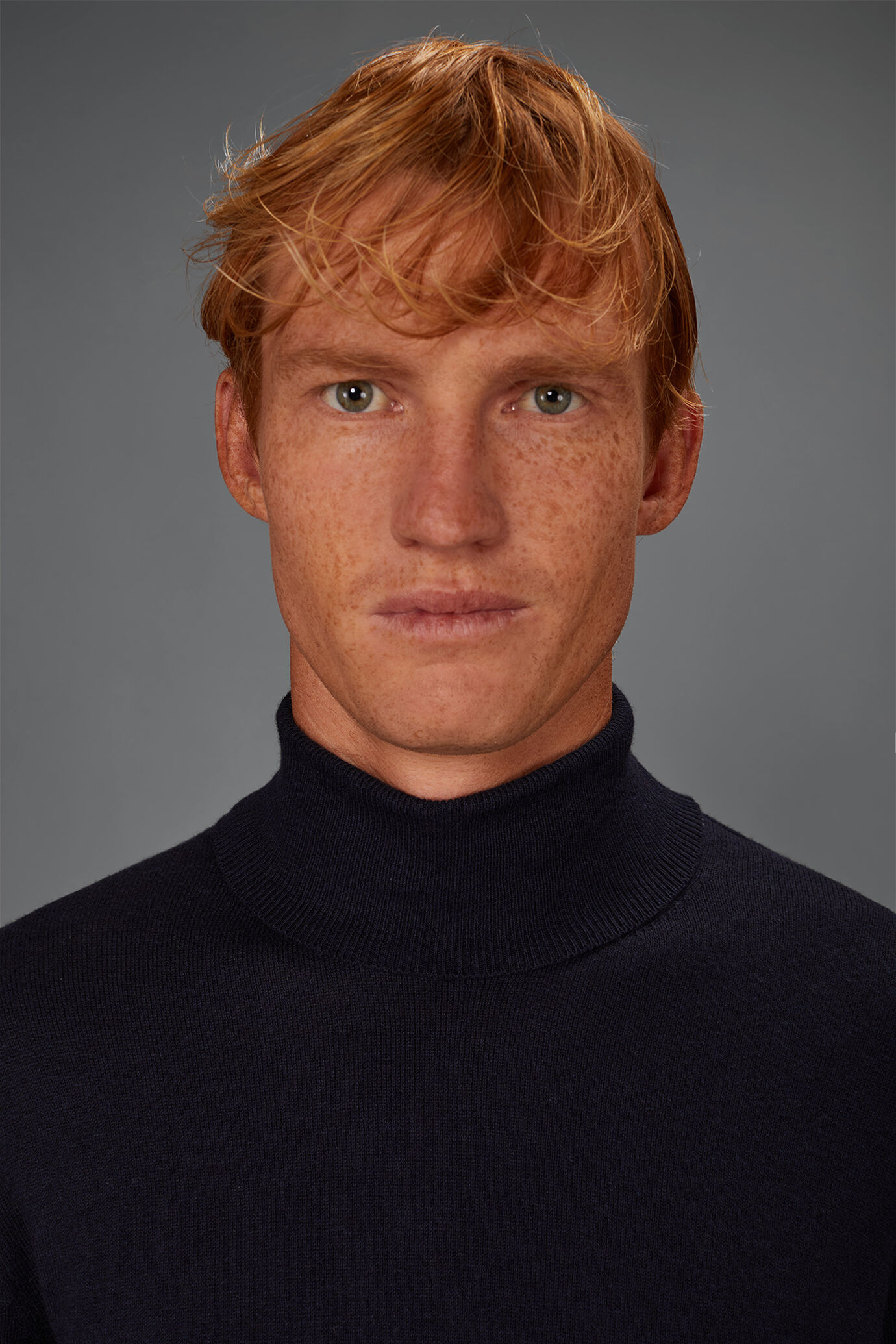 Men's regular fit high neck jumper in wool and cotton image number 2