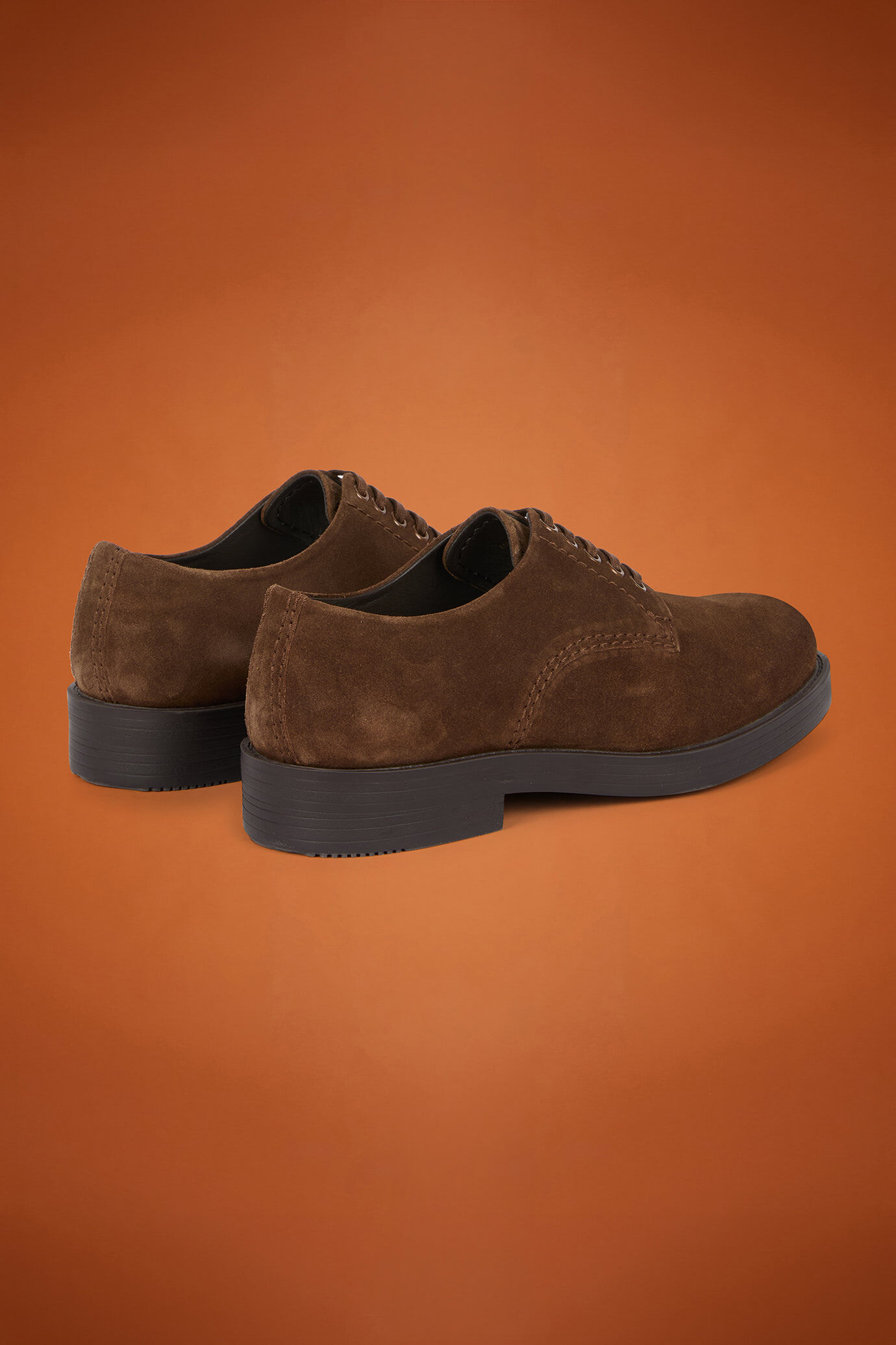 Scarpa derby uomo 100% vera pelle scamosciata con fondo in gomma image number 2