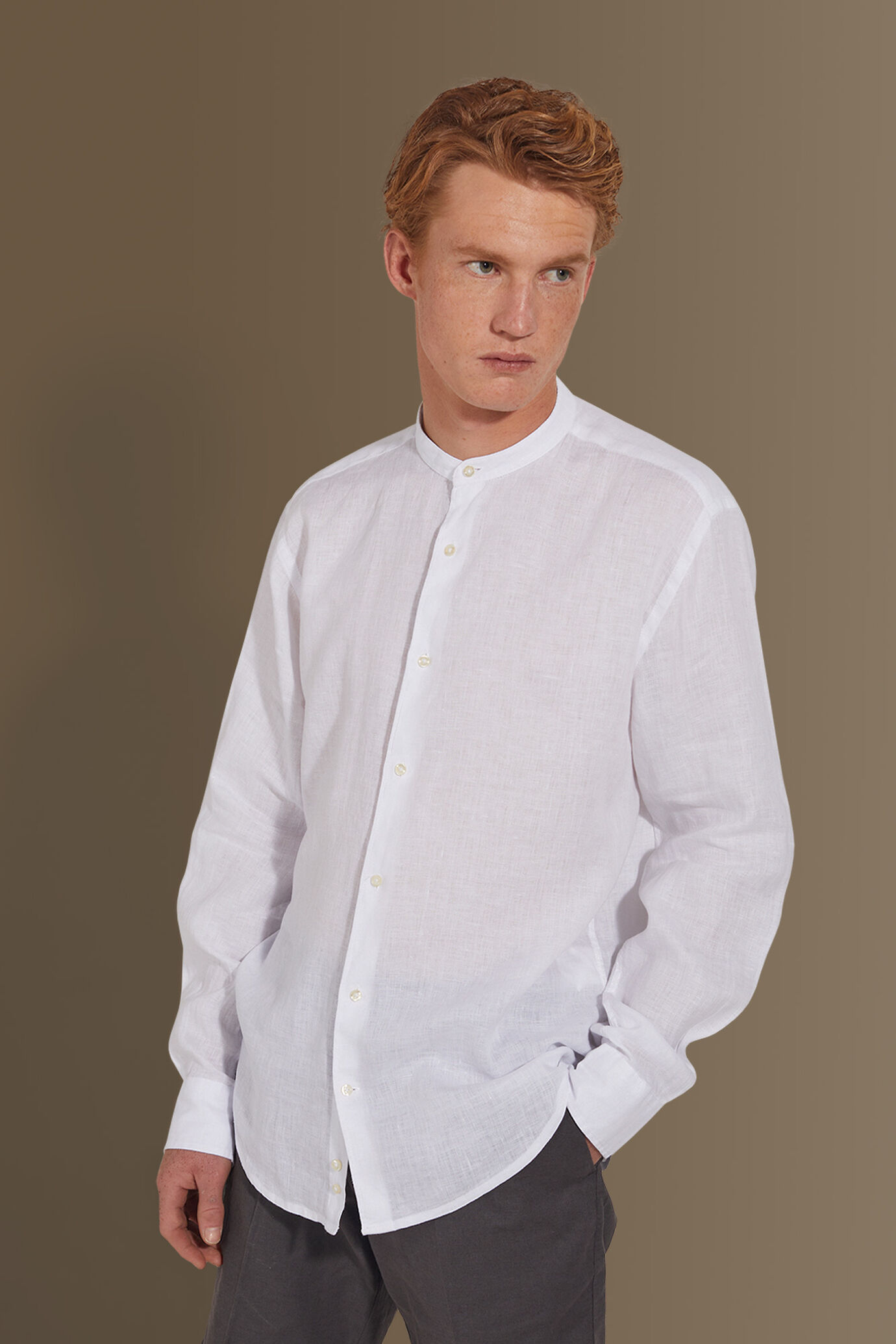 Camicia casual collo coreano 100% lino tinta unita uomo image number 0