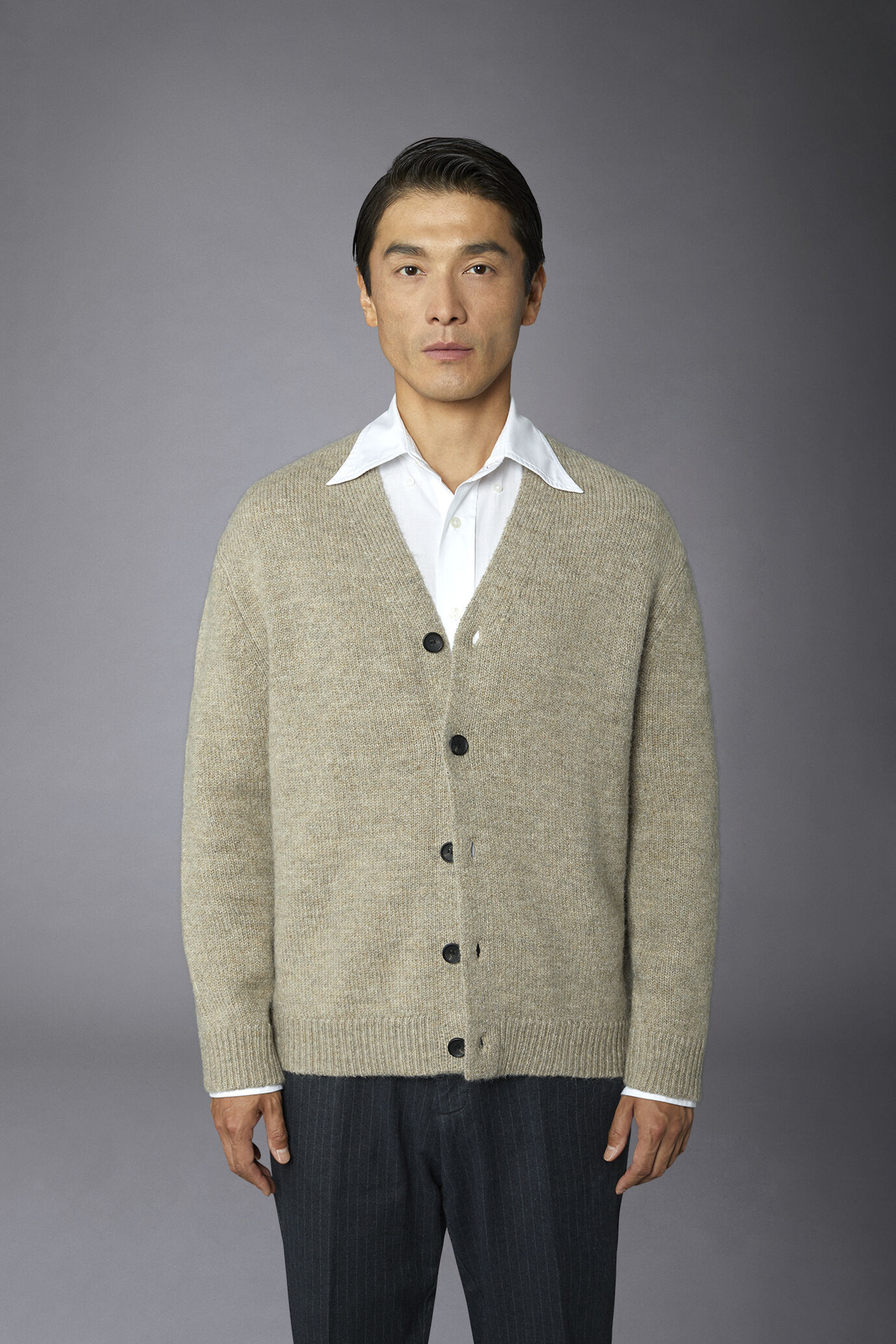 Cardigan à col en V avec un composant en laine d'alpaga regular fit image number 3