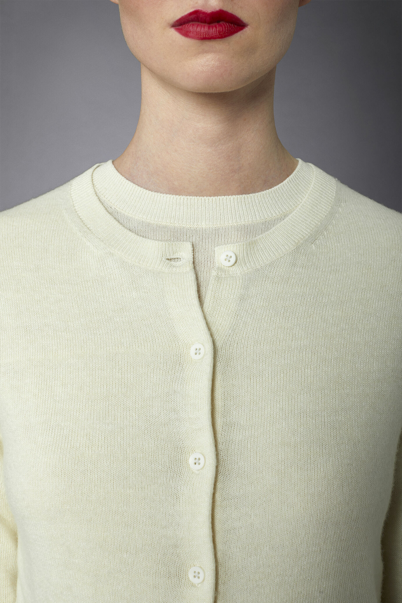 Women's wool and cashmere blend roundneck cardigan image number 3