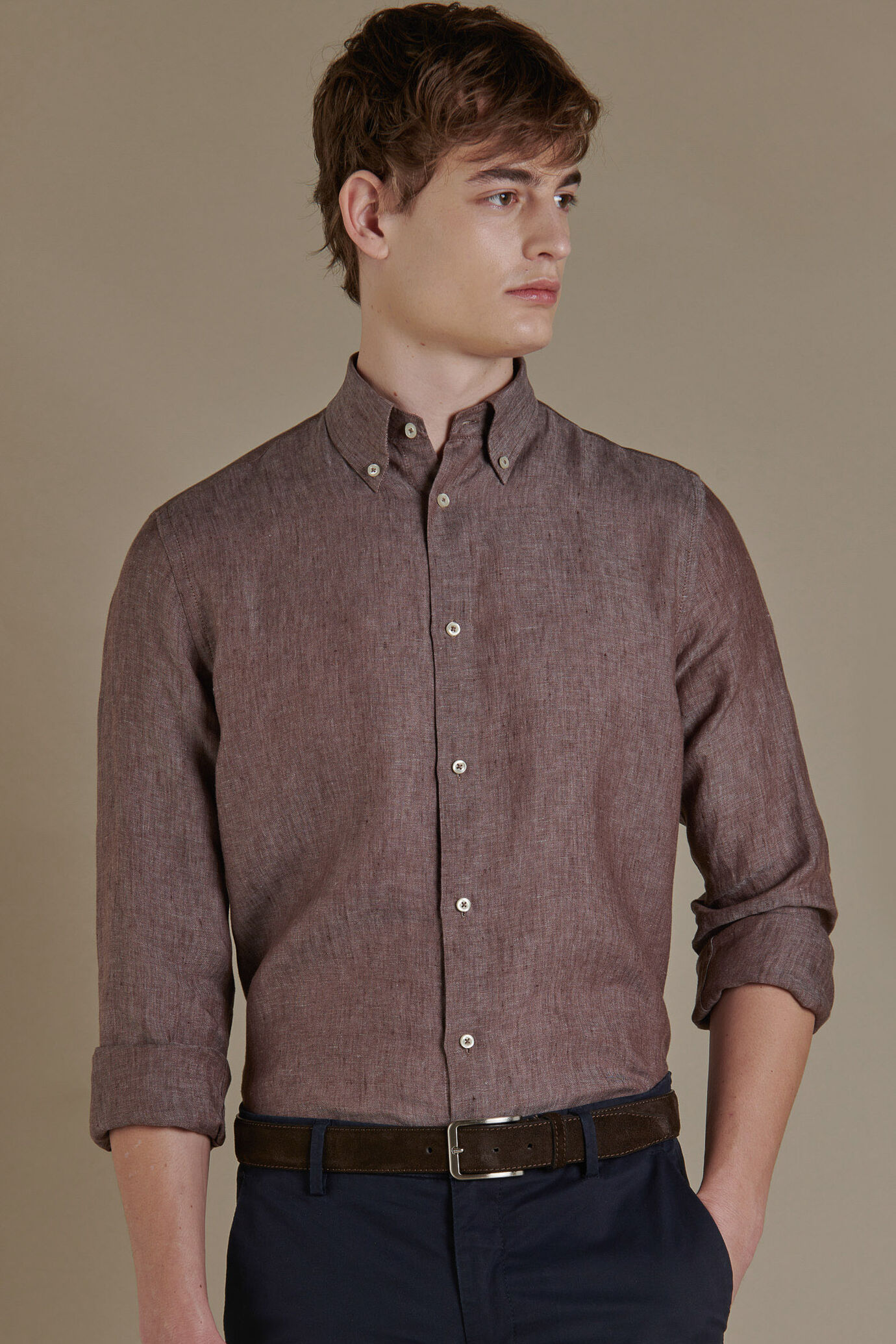 Camicia casual collo button down 100% lino uomo image number 1