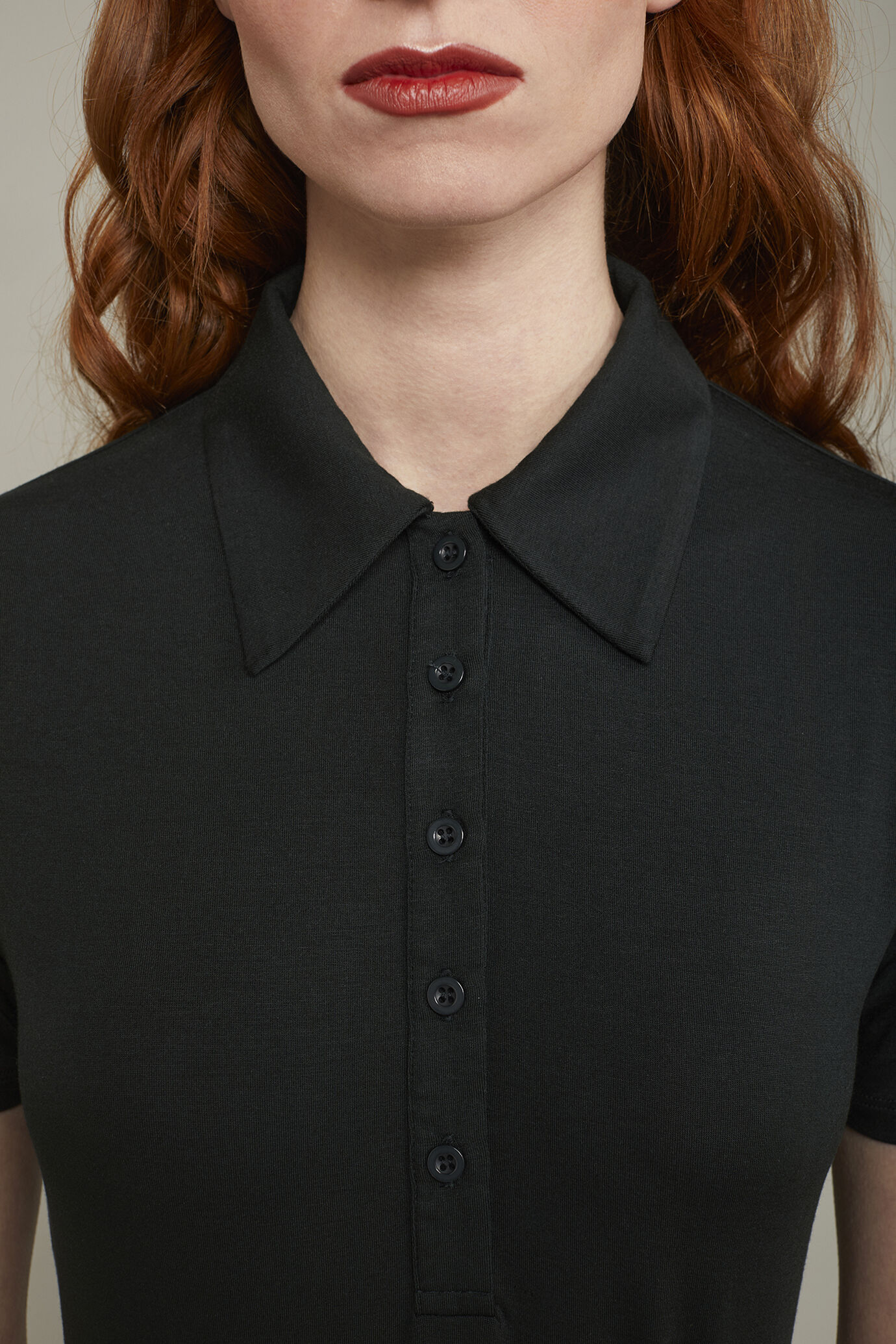 Kurzärmeliges Damen-Poloshirt aus einfarbigem Baumwolljersey image number 3