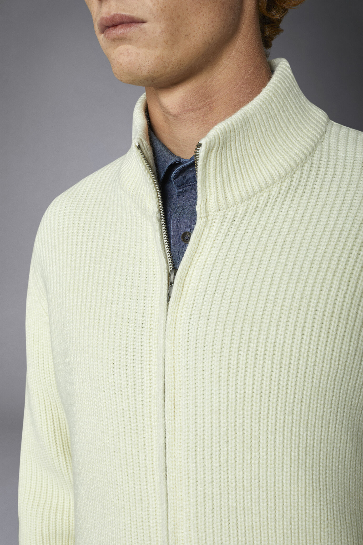 Men's high-necked zip cardigan in English rib wool blend regular fit image number 2