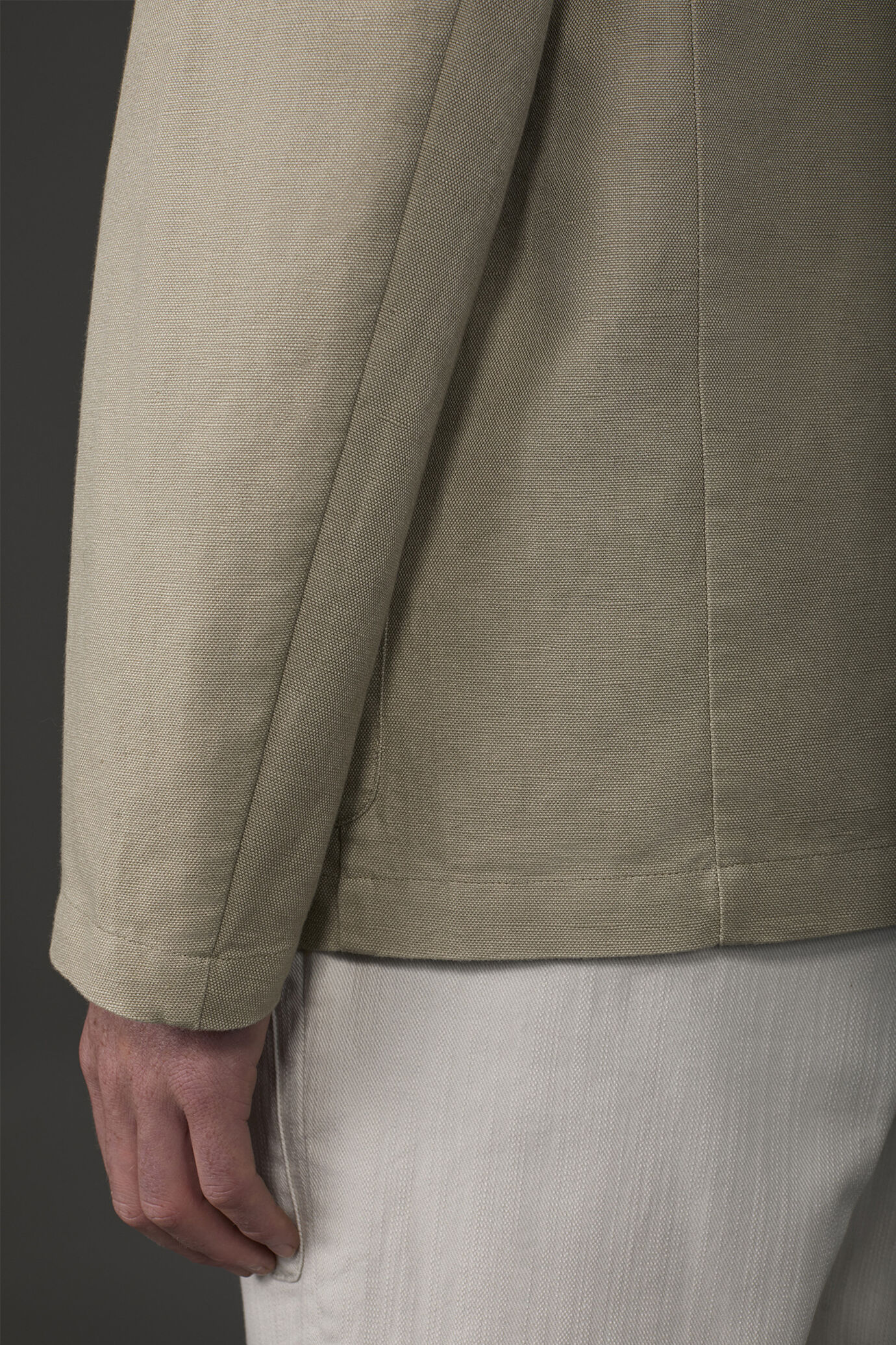 Men's unlined single-breasted jacket with mandarin collar linen and cotton blend image number 3