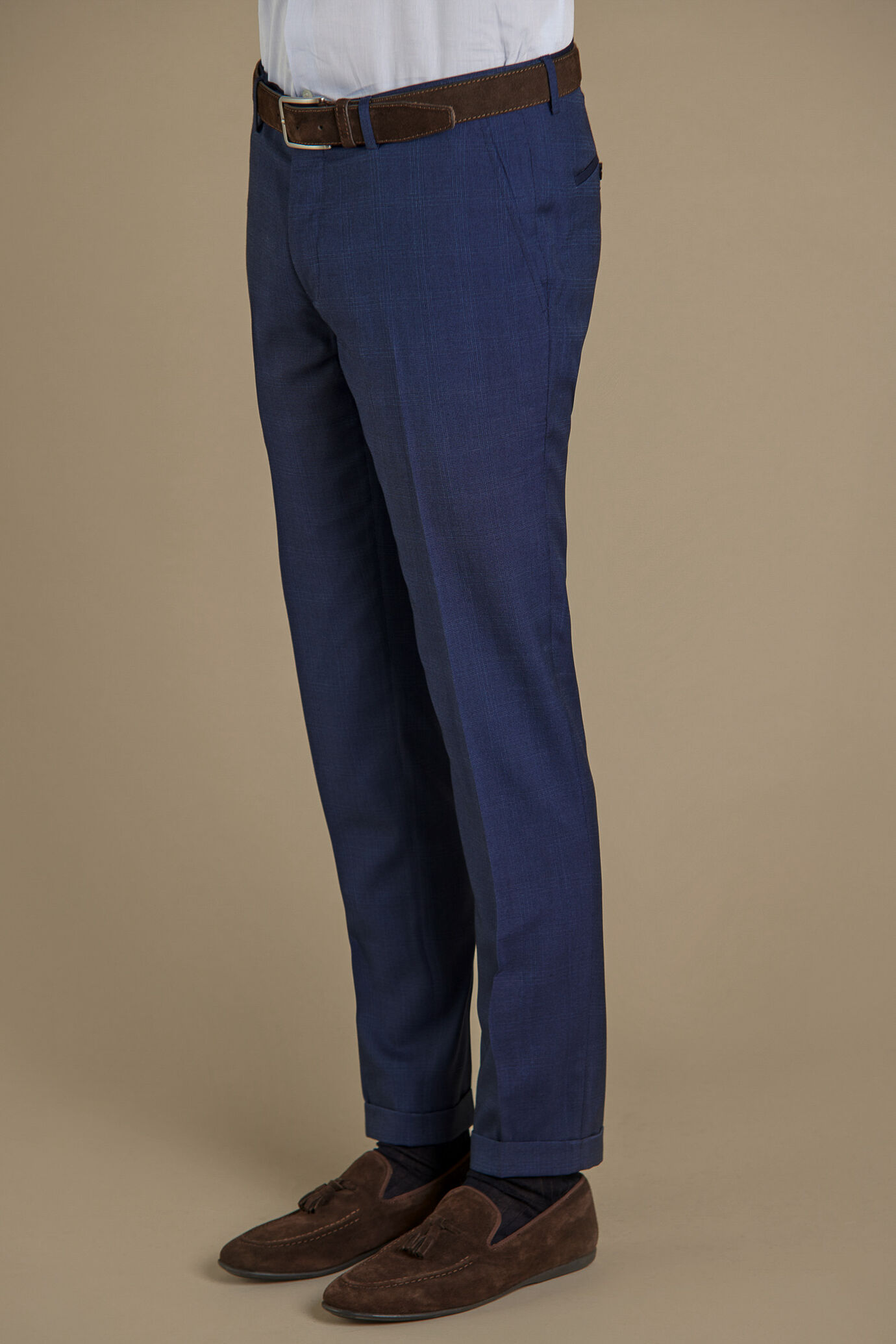 Single breasted suit with trousers with turn up image number 4