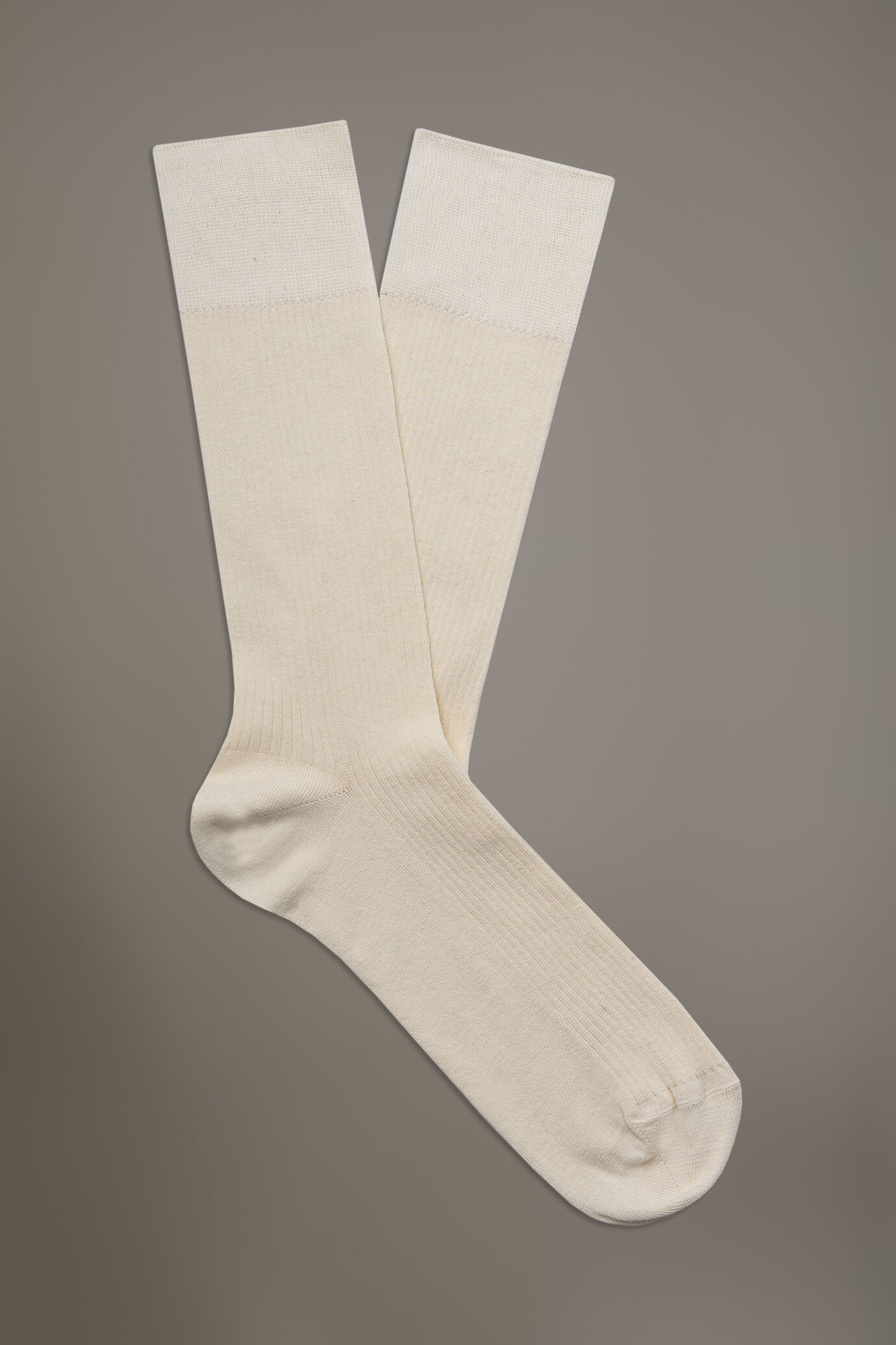 Ankle high socks in ribbed knit made in Italy image number 0