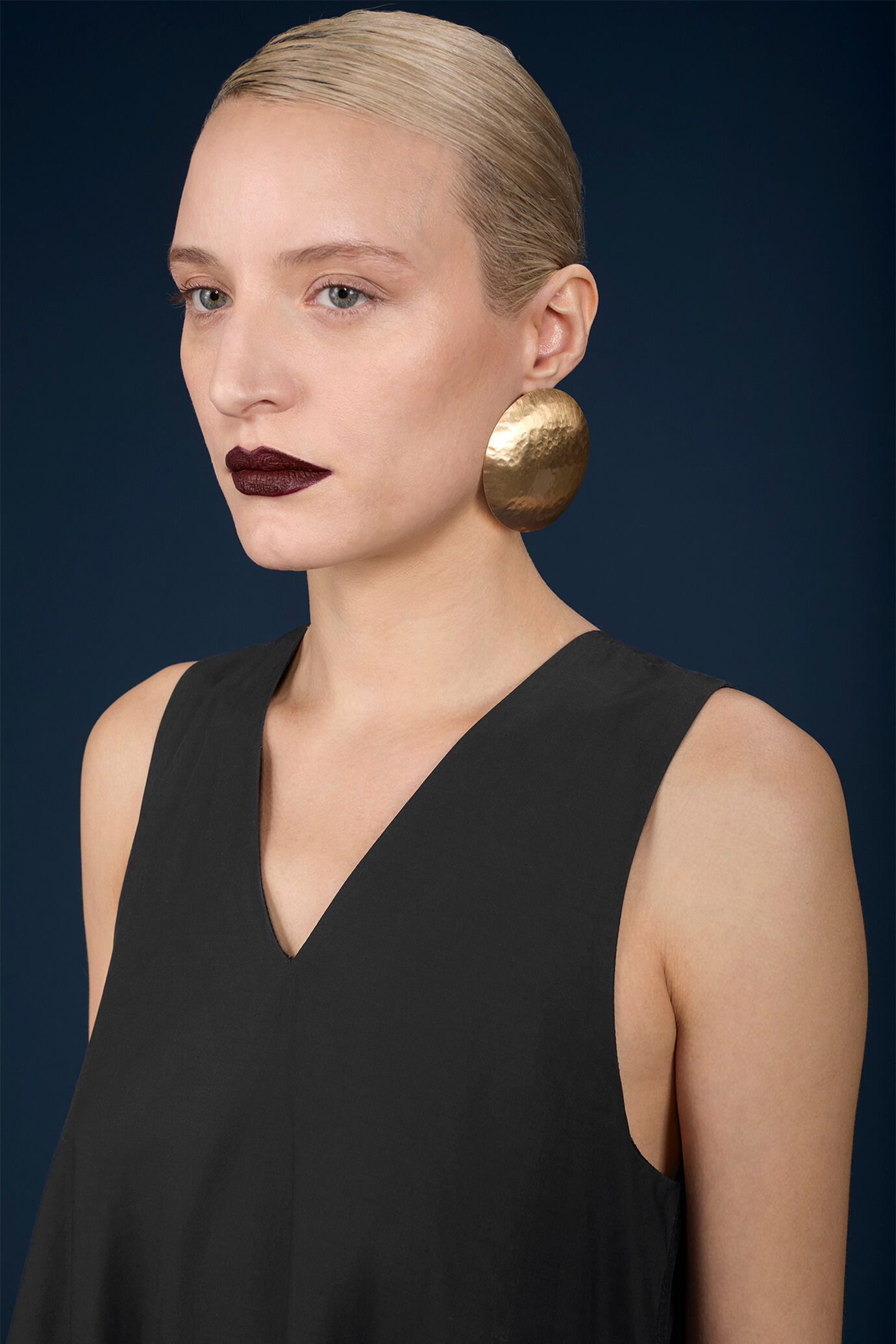 Robe longue &eacute;vas&eacute;e pour femme avec col en V image number 3