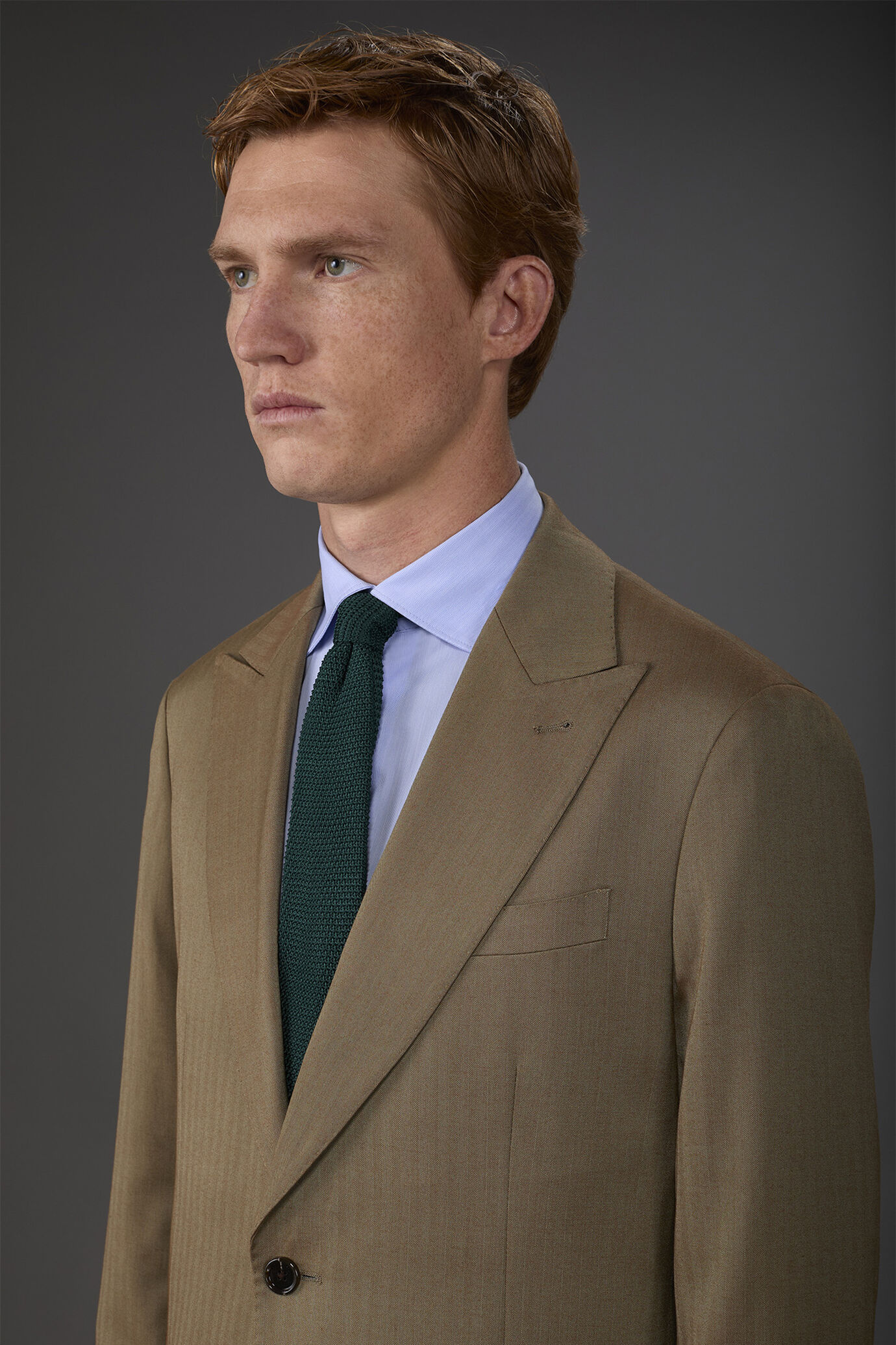 Einfarbige Herrenkrawatte aus Webstoff