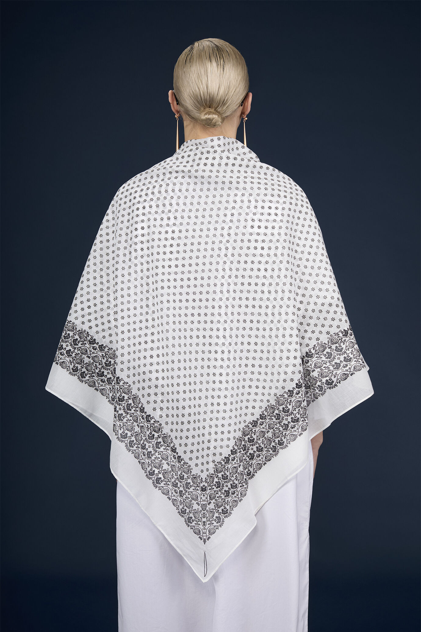 Foulard femme en coton à motif floral