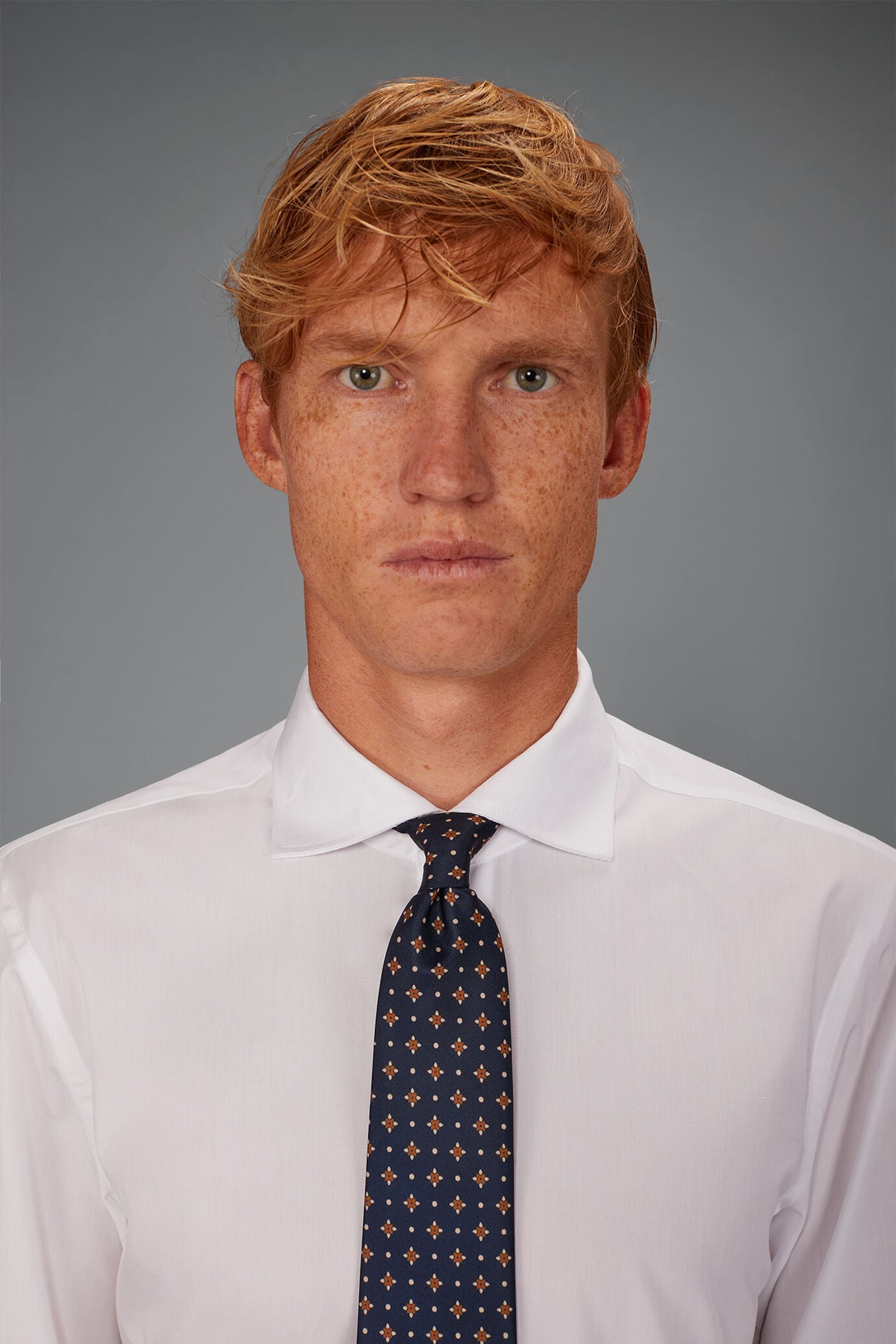 Camicia classica collo francese uomo tinta unita
