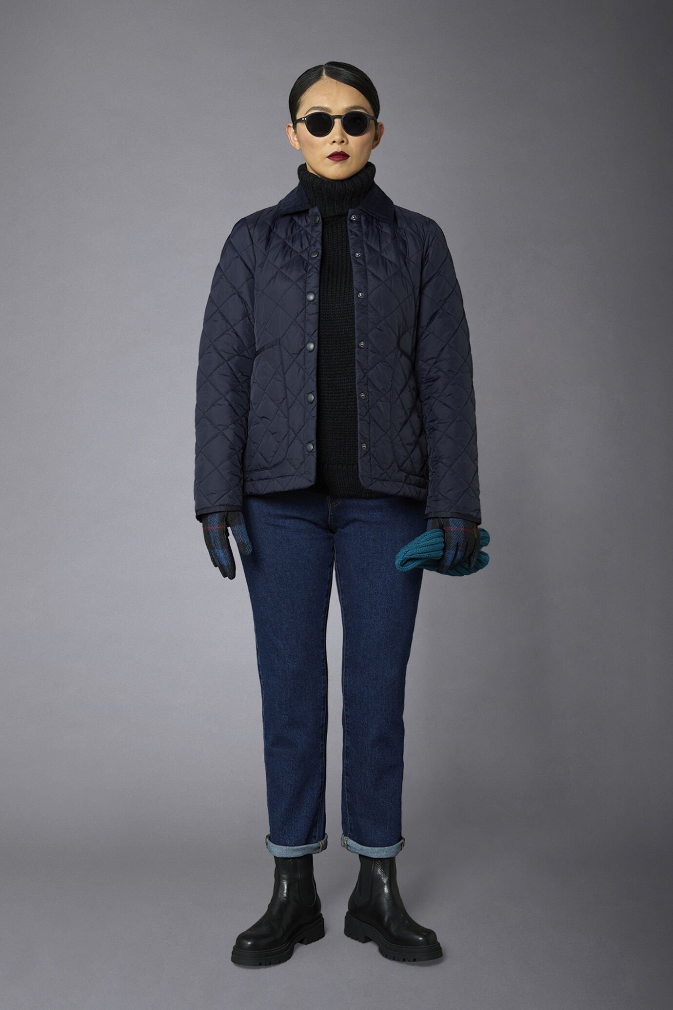 Women's lightly padded quilted jacket with corduroy shirt collar image number 0
