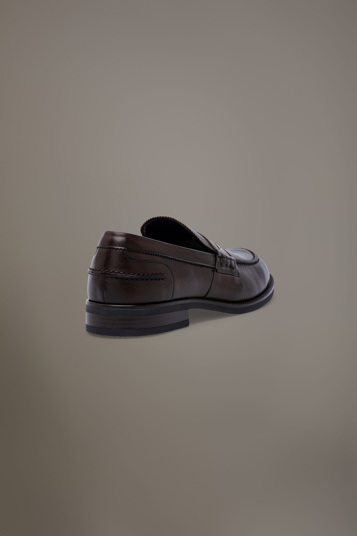 Mocassino 100% pelle con fondo in gomma image number 2