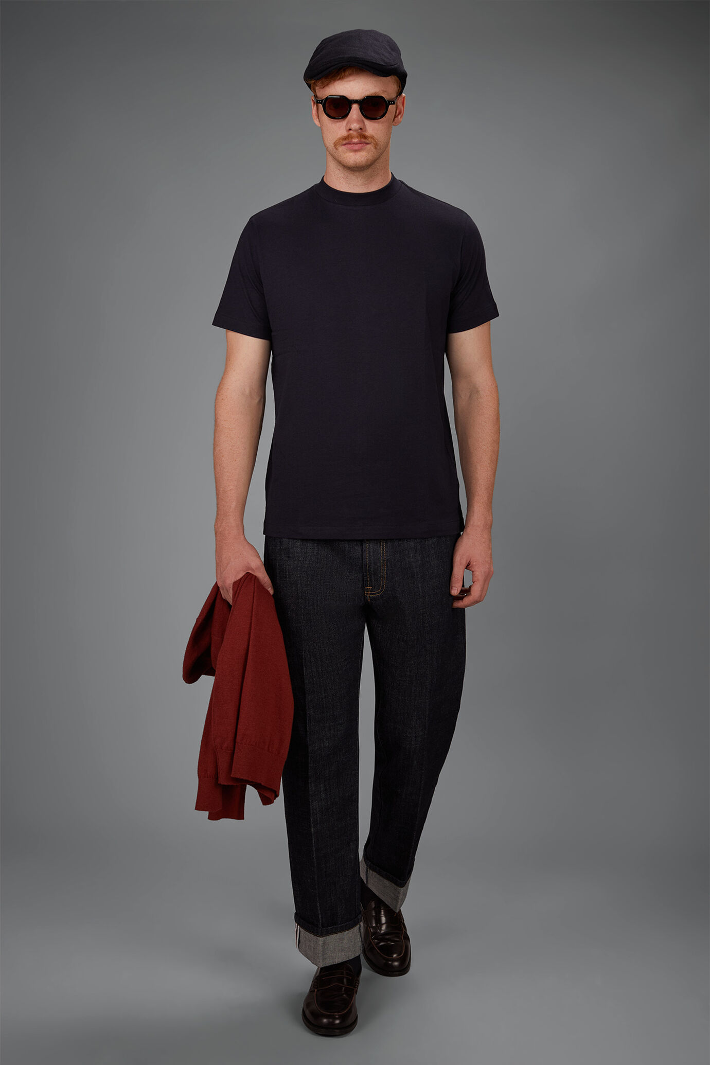 Men&rsquo;s 100% cotton T-shirt with a turtleneck and regular fit