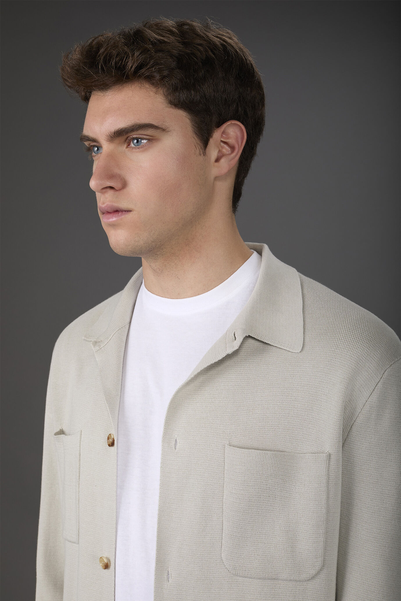 Hemdjacke für Herren mit aufgesetzten Taschen aus 100 % Punto-Milano-Baumwollstrick image number 2