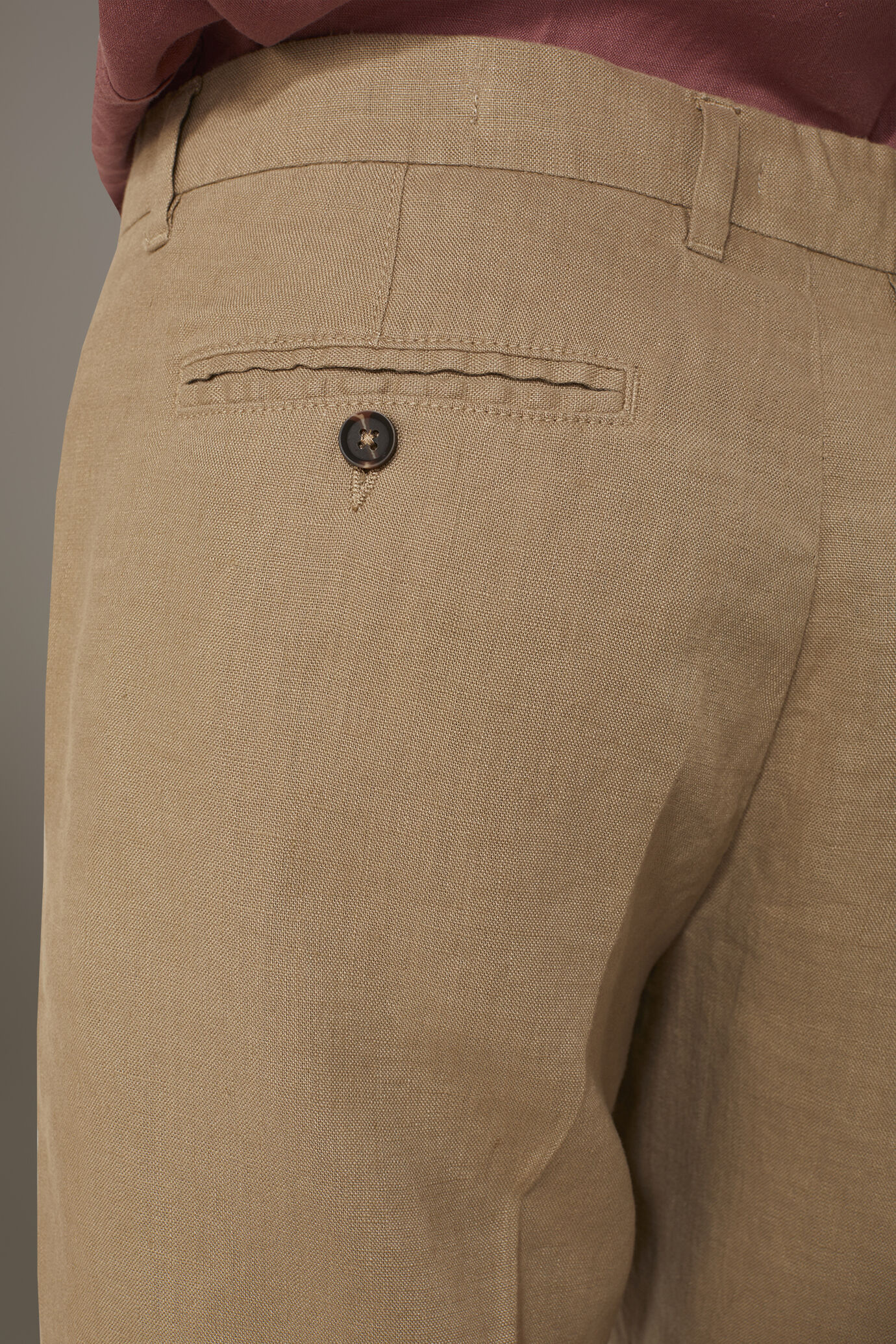 Classic Bermuda shorts 100% Linen image number 3