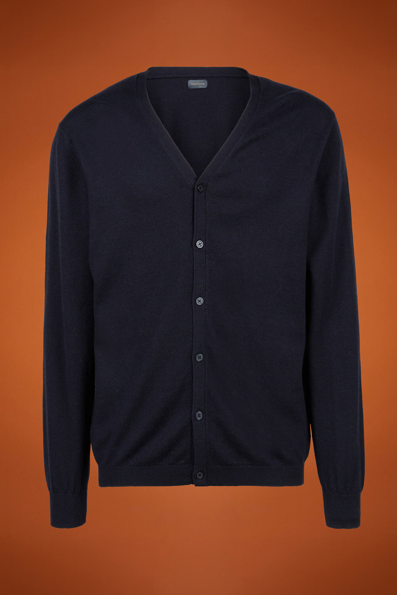 Herren-Strickjacke mit V-Ausschnitt aus Wolle und Baumwolle in normaler Passform image number 4