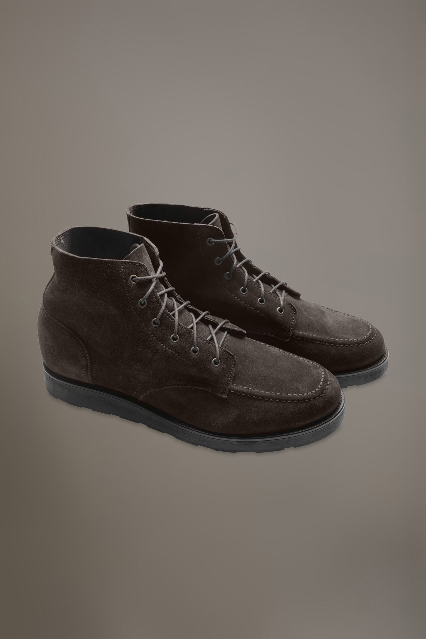 100% suede leather boots with rubber sole image number 0