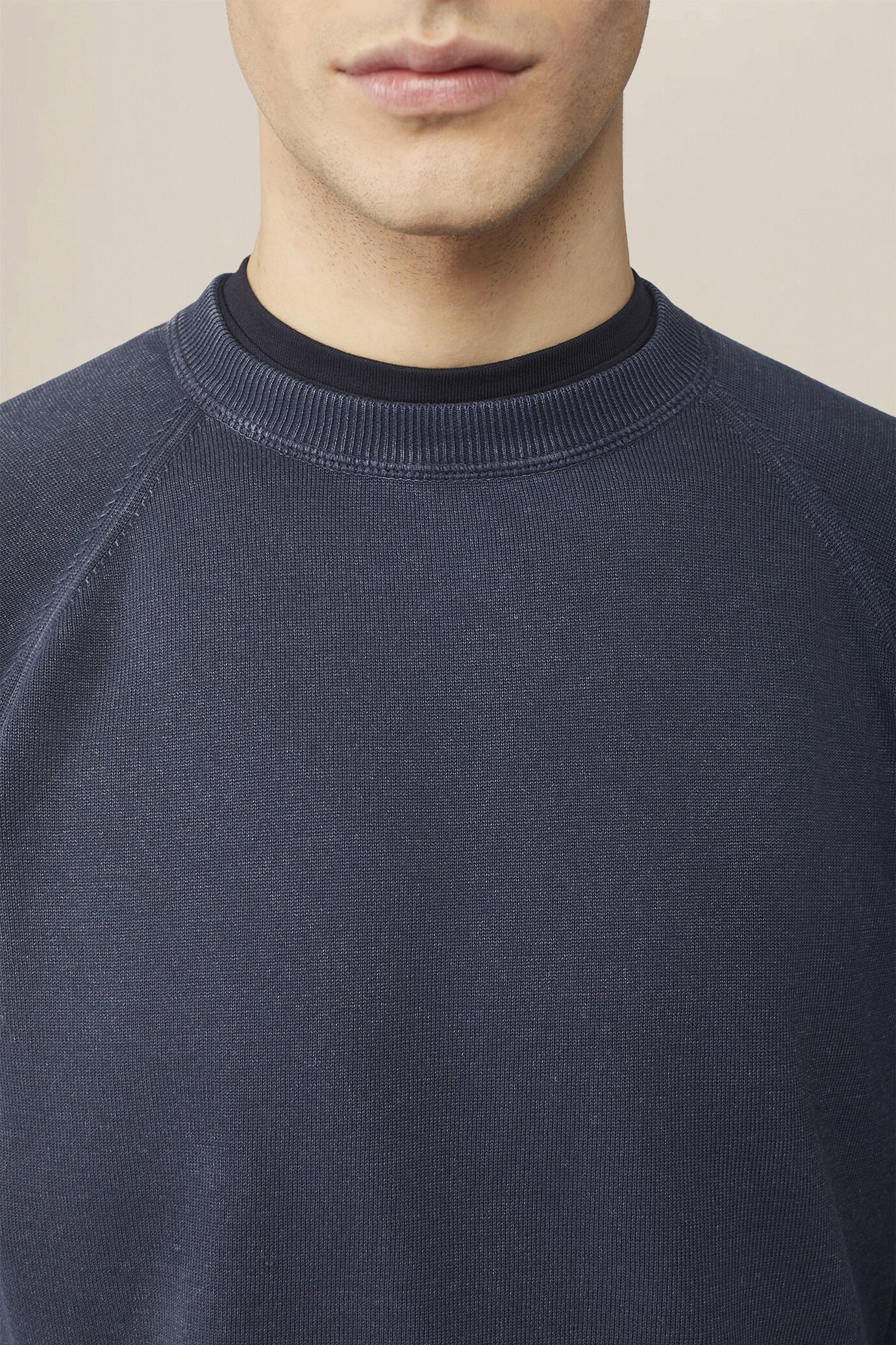 Herren-Pullover mit Rundhalsausschnitt aus reiner Baumwolle mit Raglan&auml;rmeln image number 2