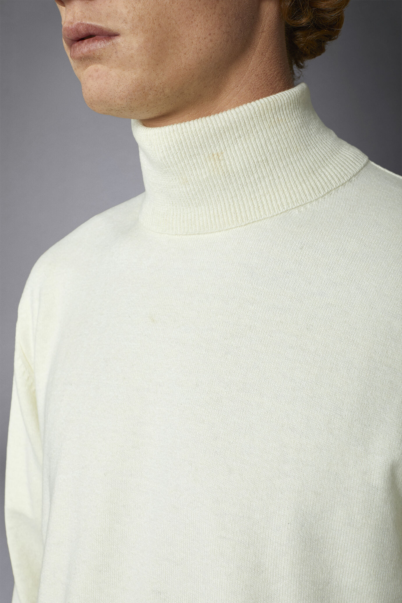 Men's wool and cotton turtleneck sweater image number 2