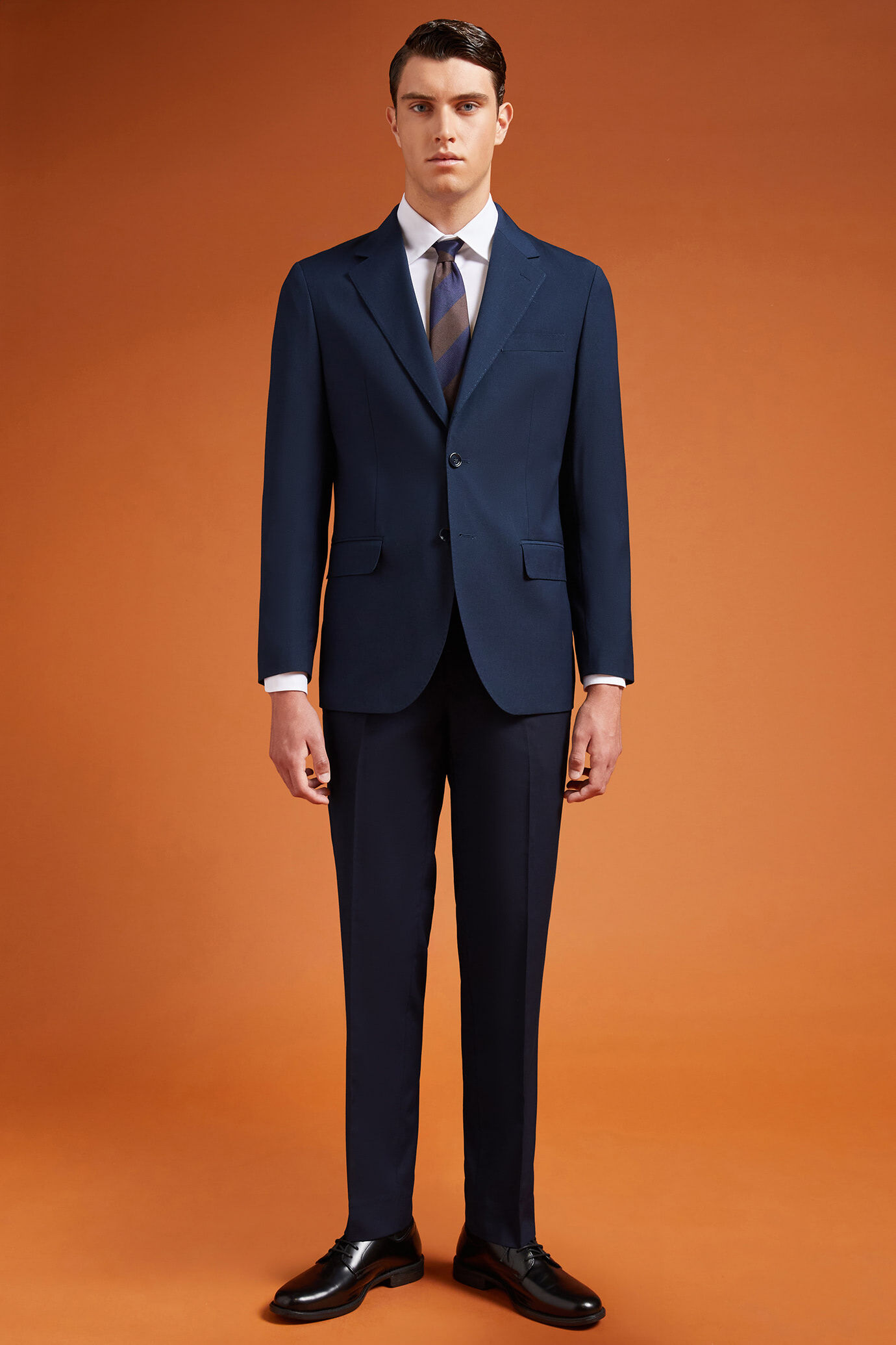 Einreihiger Herrenanzug in normaler Passform mit Mikro-Hahnentritt-Design image number 0