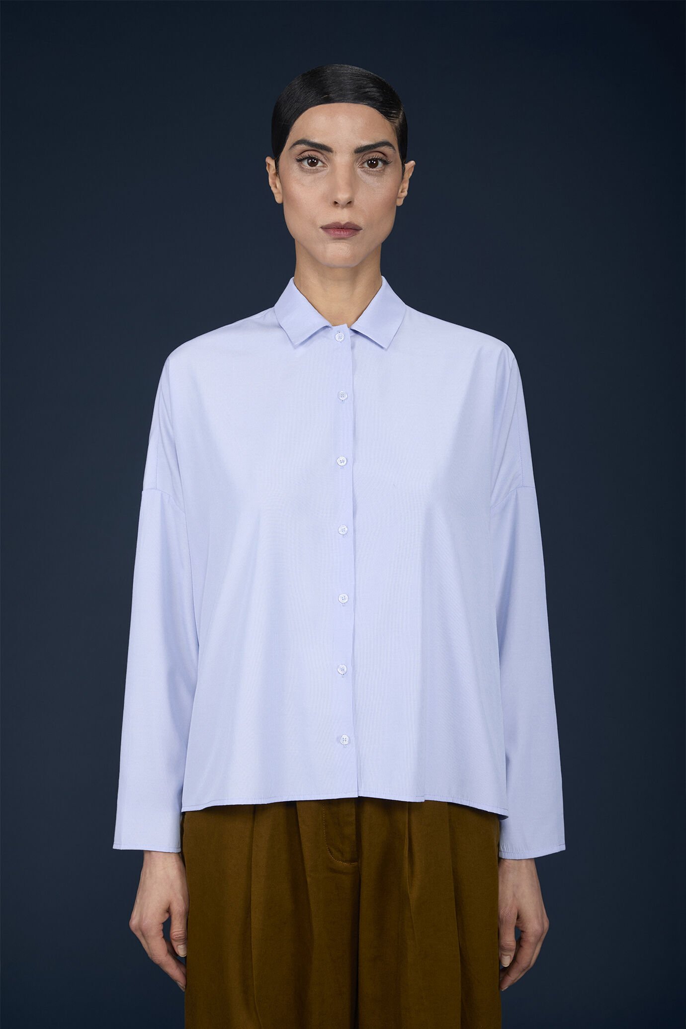 Camicia donna boxy a maniche lunghe in tessuto tinto filo a righe