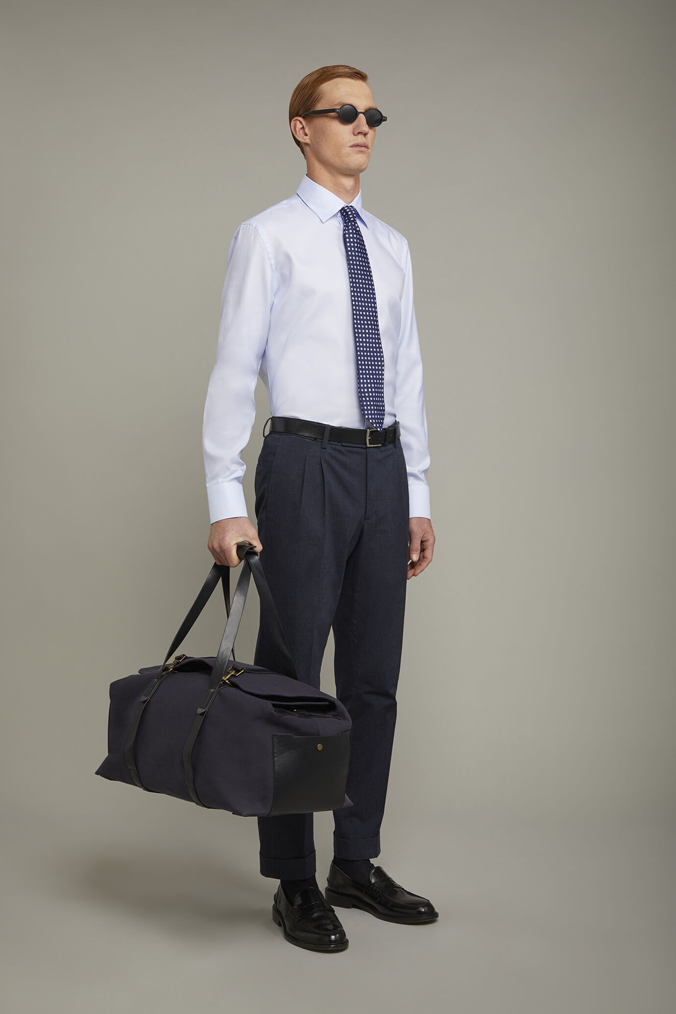 Chemise homme à col classique en tissu armuré 100 % coton uni coupe régulière image number 1