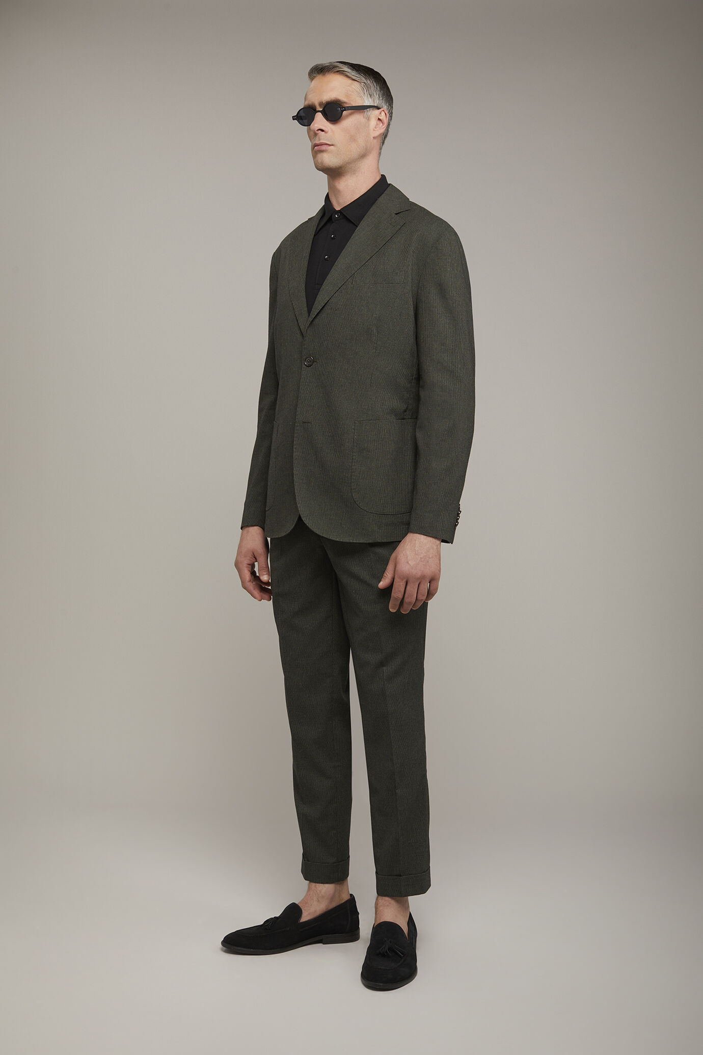 Pantalone classico uomo con doppia pince tessuto con disegno micro pied de poule regular fit image number 1
