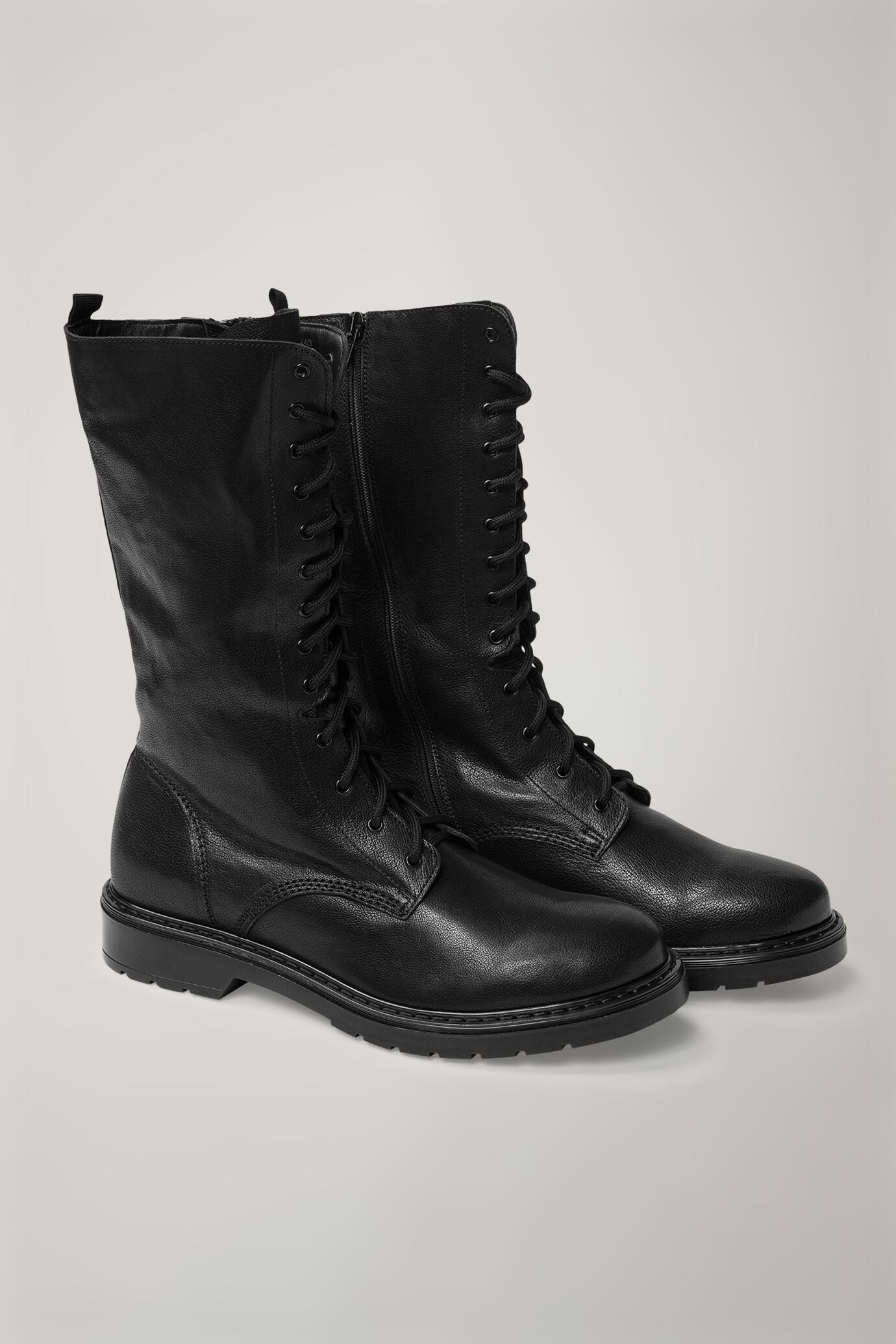 Stivale anfibio donna 100% pelle con suola in gomma image number 0