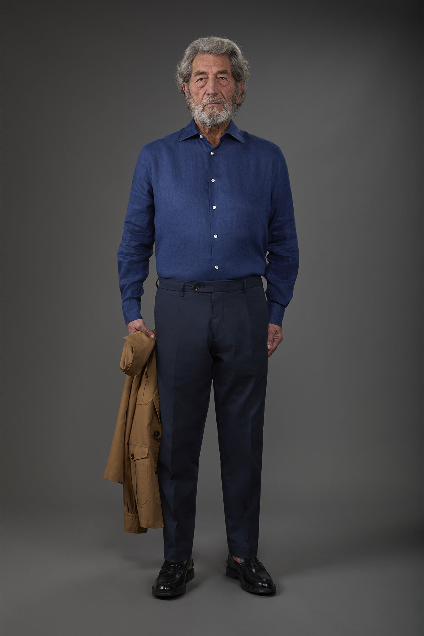 Men's capri pants with pleats image number 0