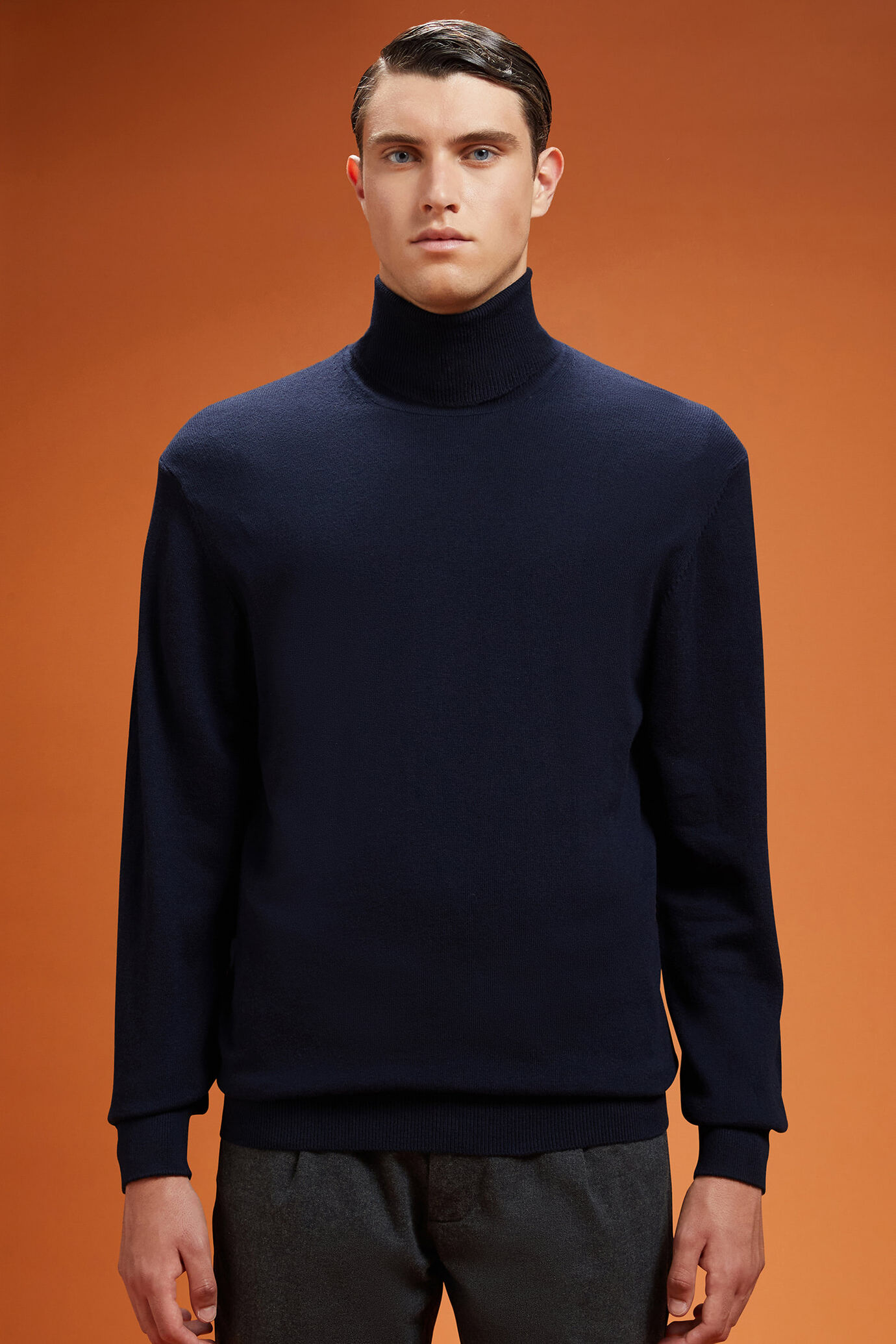 Maglia uomo collo alto lana e cotone regular fit image number 0