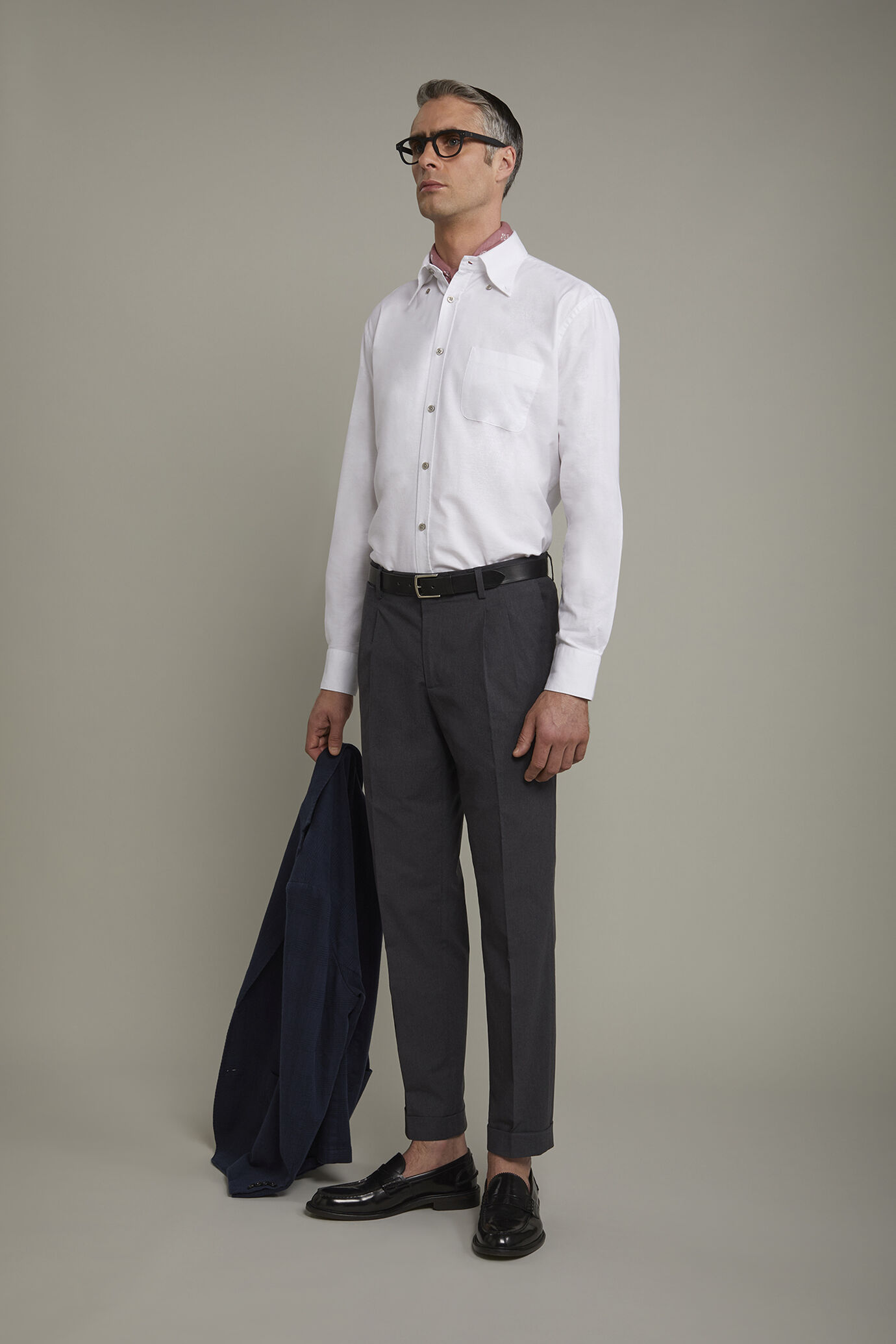Chemise classique pour homme à col boutonné, tissu uni oxford ultra léger à rayures, coupe confort image number 1