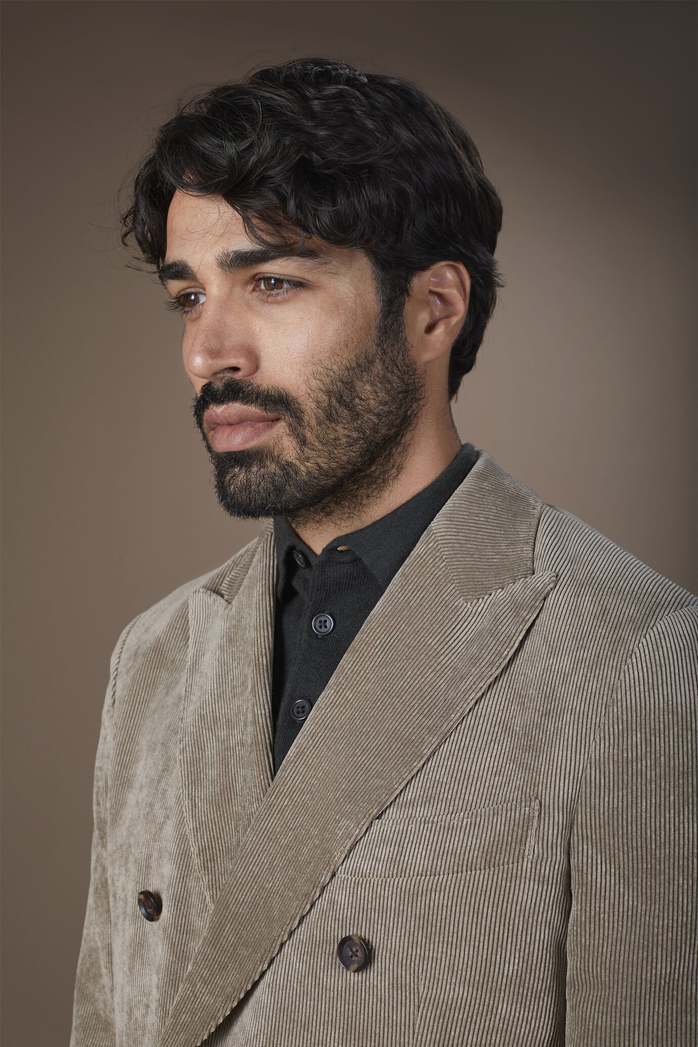 Abito uomo doppiopetto in velluto a coste regular fit image number 2