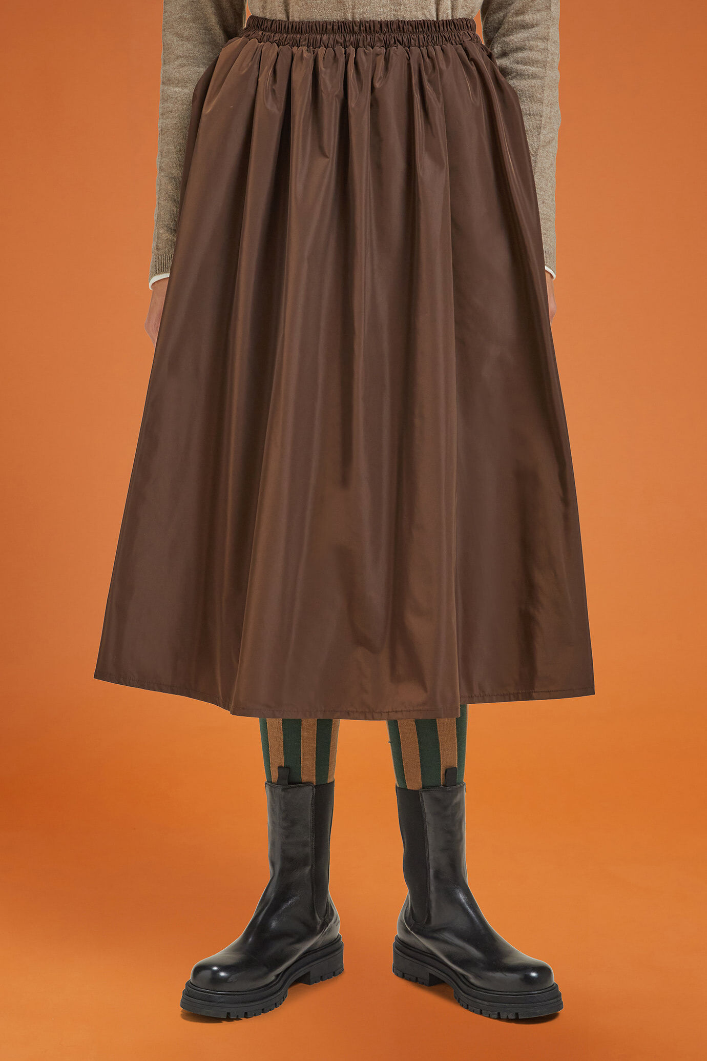 Women's regular fit long balloon skirt in plain taffeta with