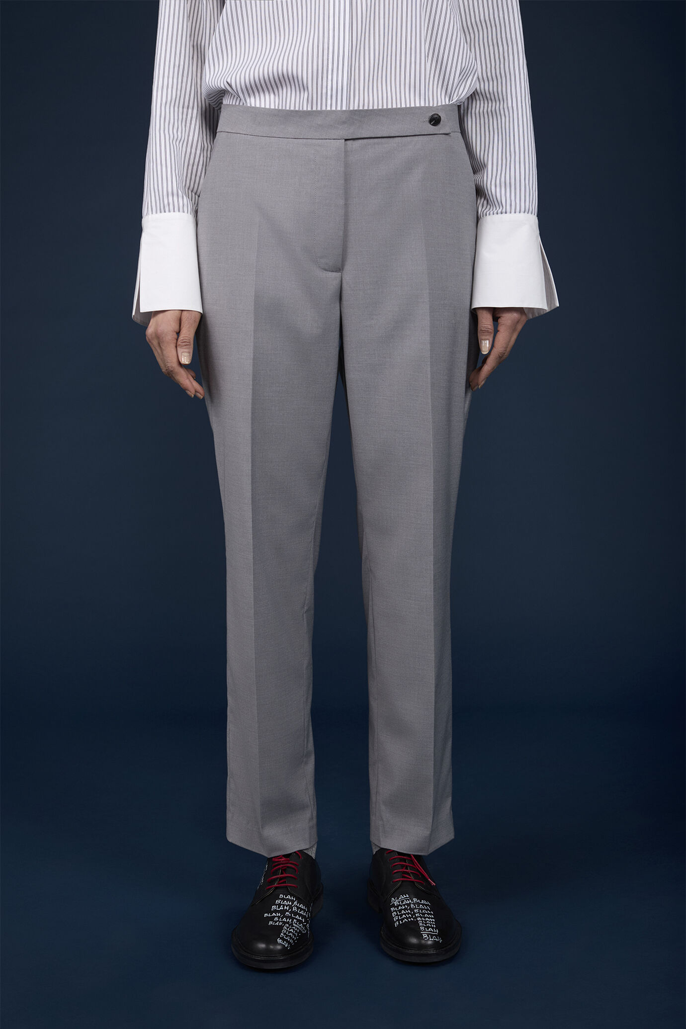 Pantalone donna chino con flap sul cinturino in vita image number 1