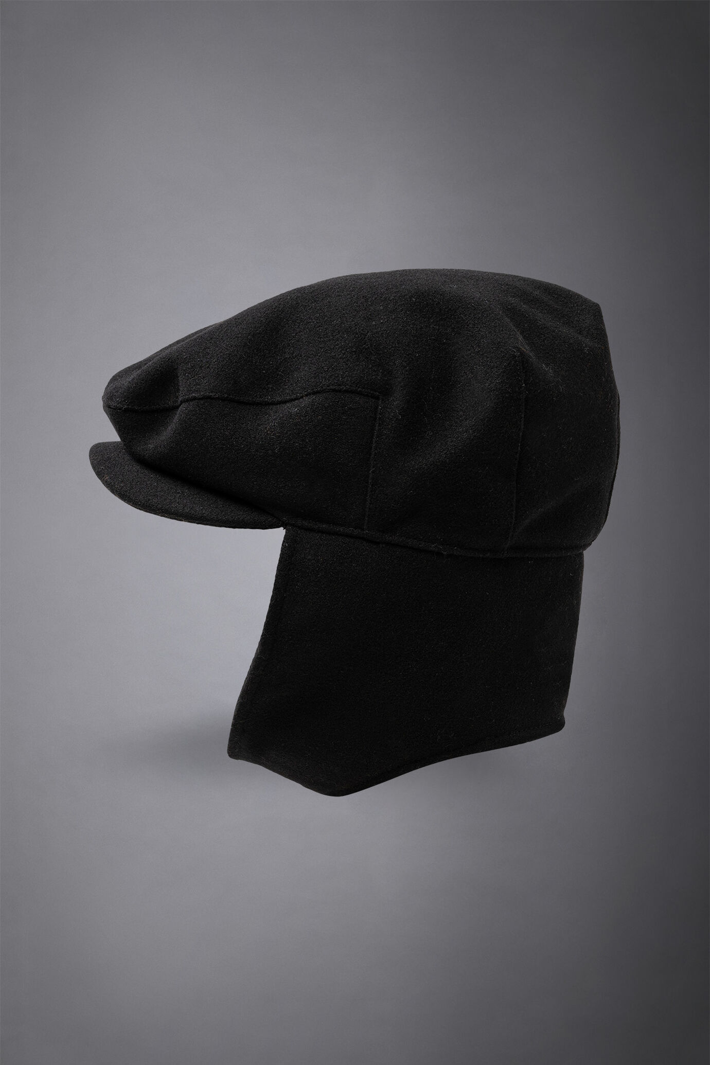 Women's wool-blend flat cap with earmuffs image number 1